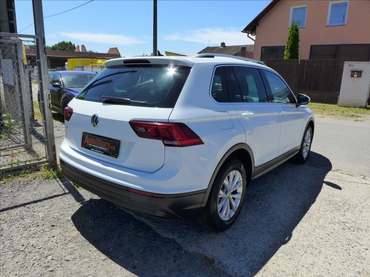 Volkswagen Tiguan, 2,0 TDi 110KW  NAVI APP 1.MAJ - fotka 6