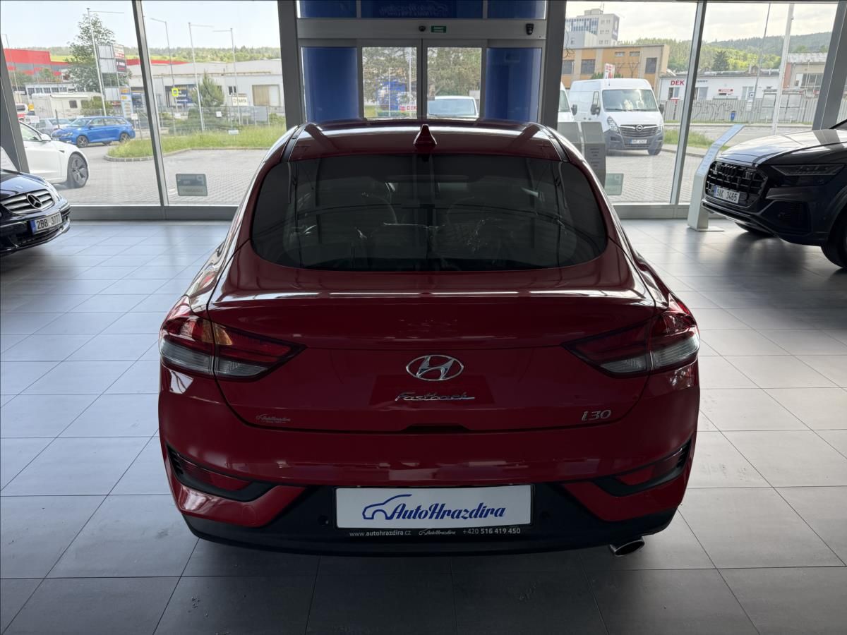Hyundai i30, 1,4   FASTBACK,1.MAJ,ČP,SERVIS - fotka 5