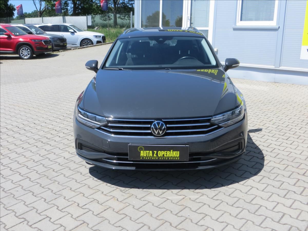 Volkswagen Passat, 1,5 TSI 110kW Business ČR - fotka 2