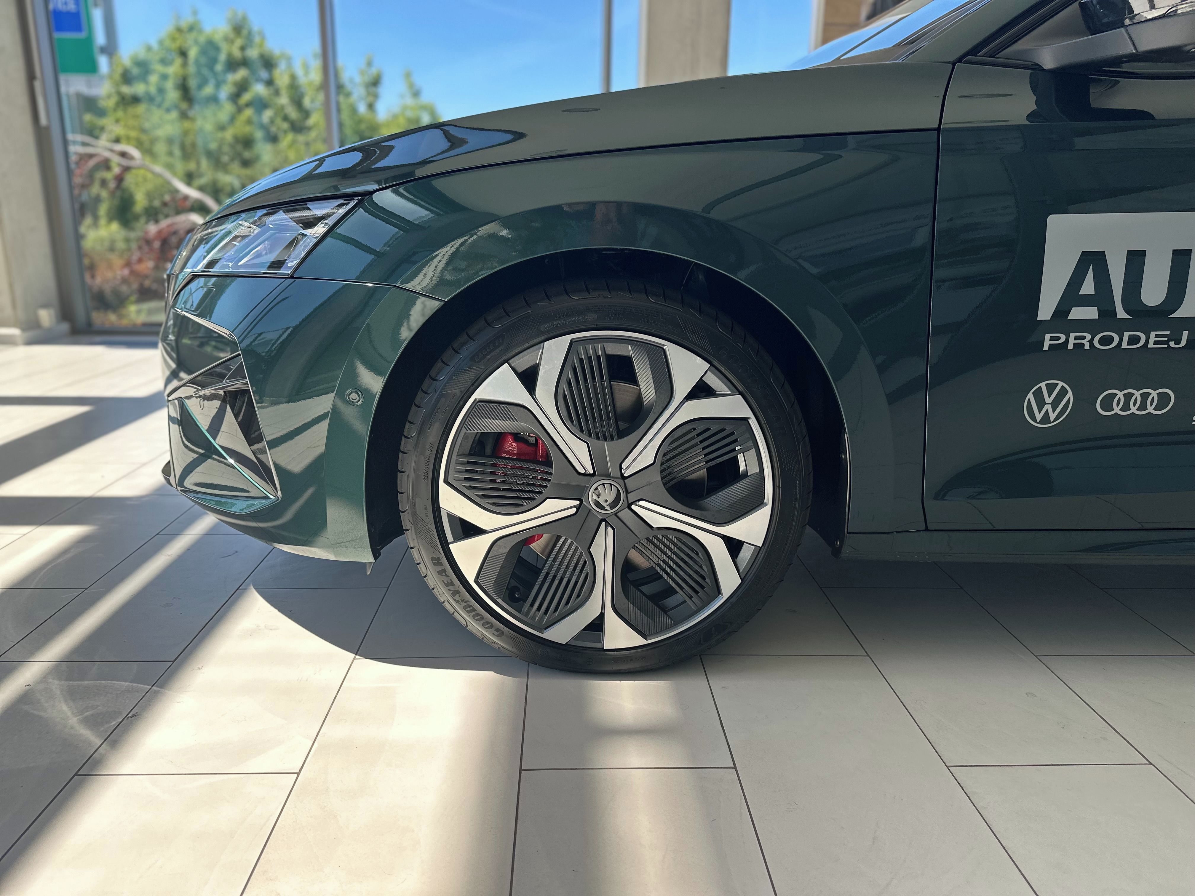 Škoda Octavia, RS 2,0 TSI 195 kW - fotka 4