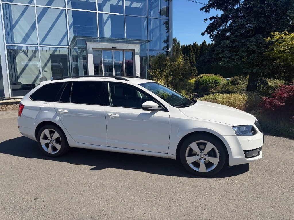 Škoda Octavia, 2,0 110kW kombi - fotka 2