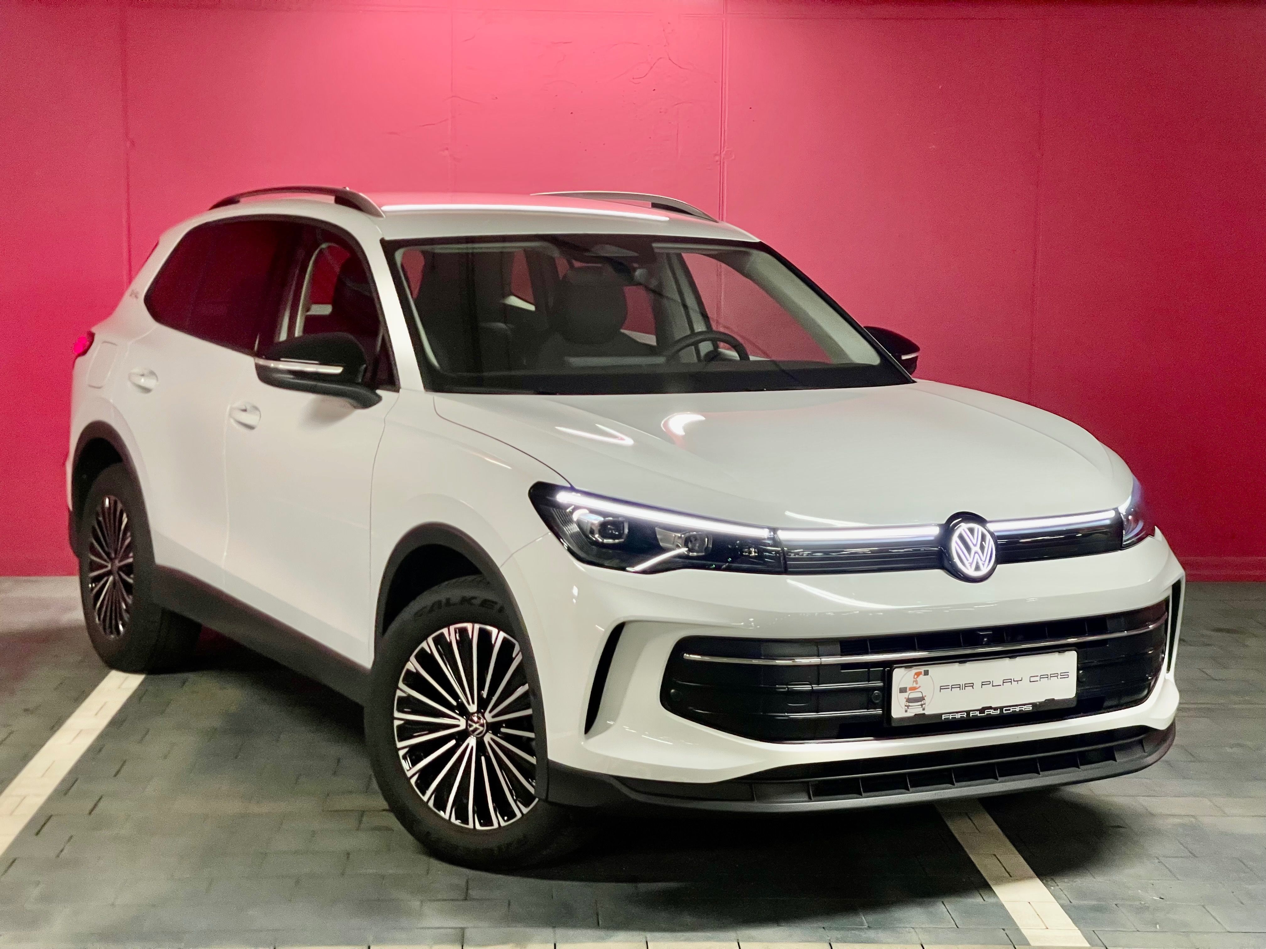 Volkswagen Tiguan, TSI/360kamery/LEDMatrix/Záruka