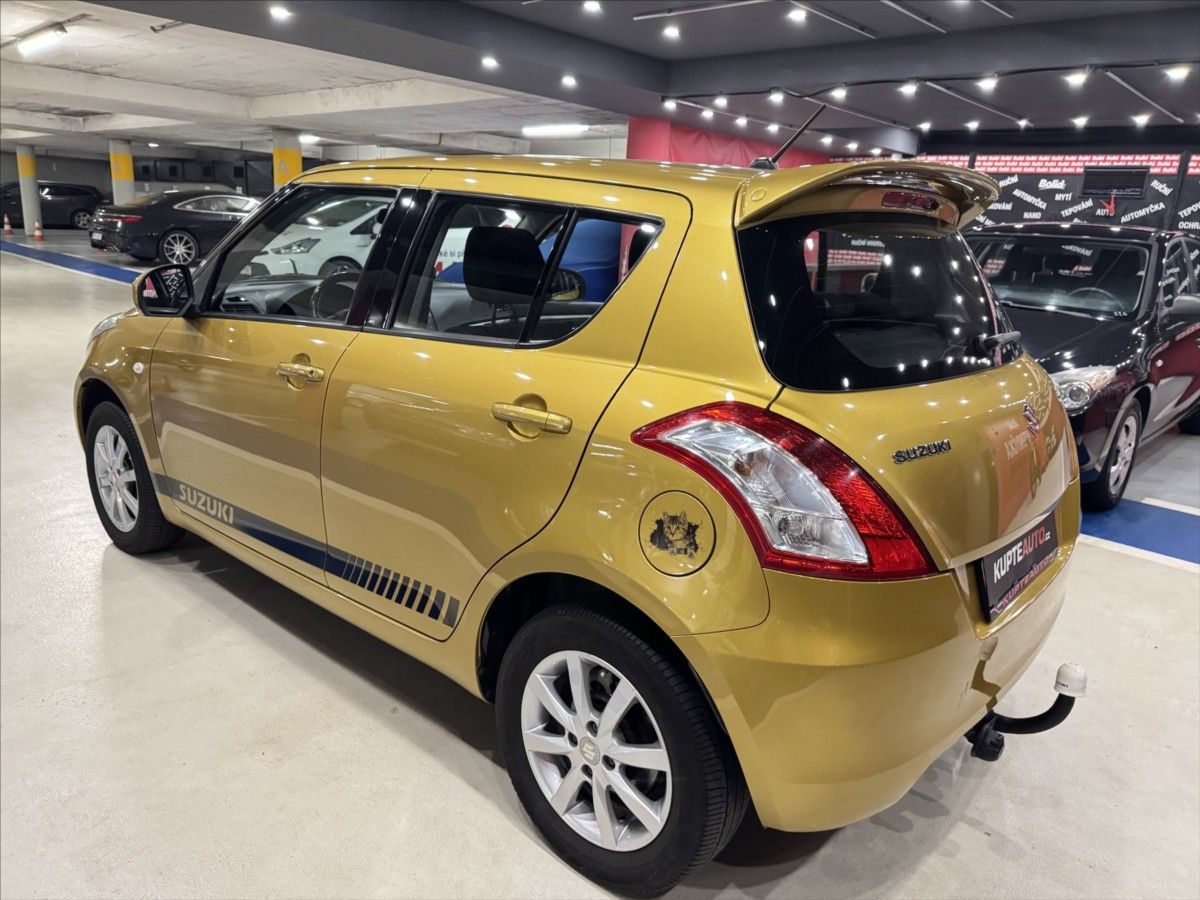 Suzuki Swift, 1,3 i - 100tis/km + zimáky  4X - fotka 6