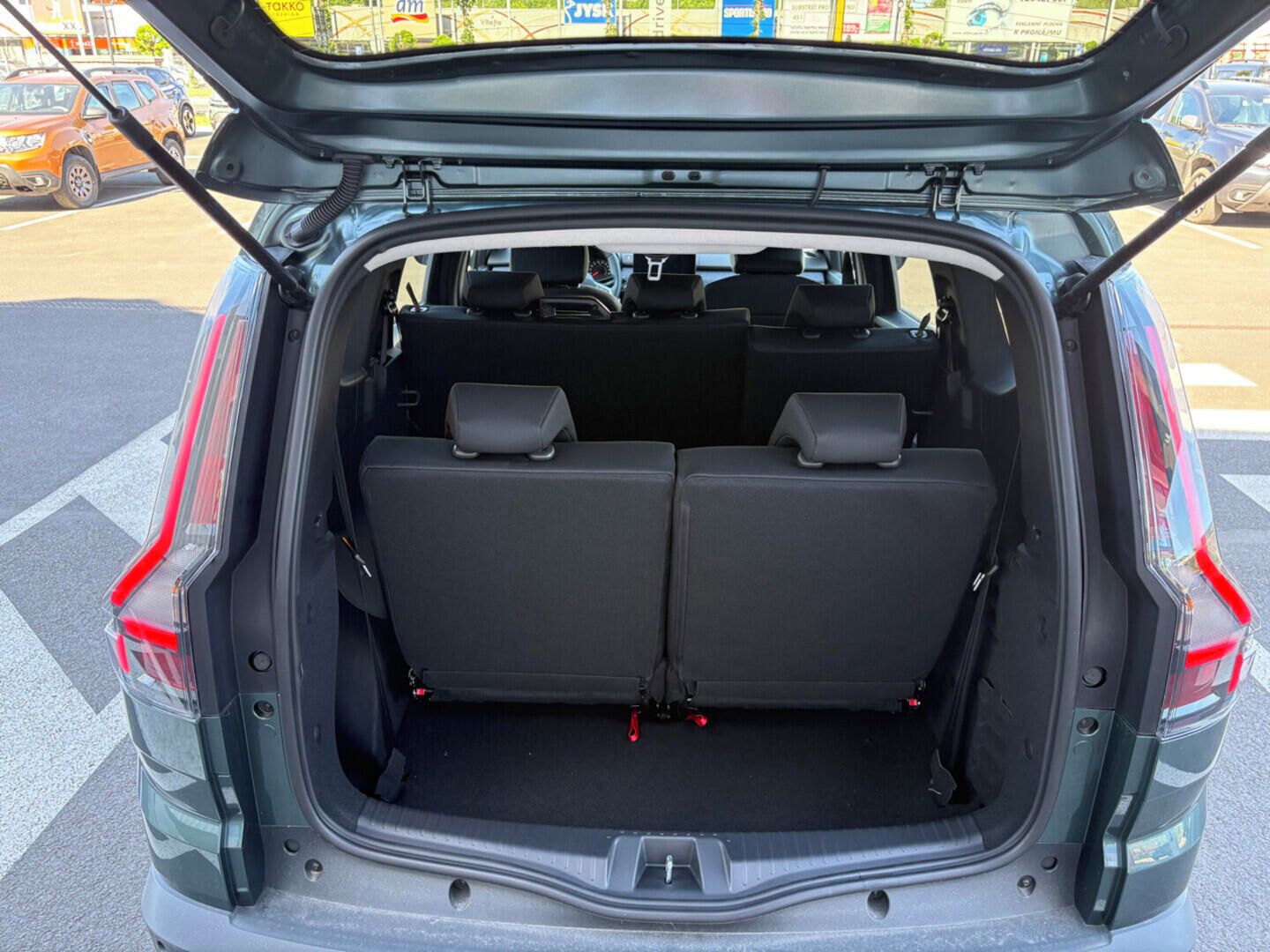 Dacia Jogger, Expression TCe 110 7 míst 1.0 - fotka 6