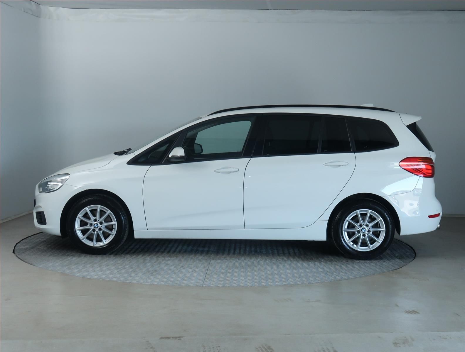 BMW Řada 2, 218i Gran Tourer, Serv.kniha - fotka 3