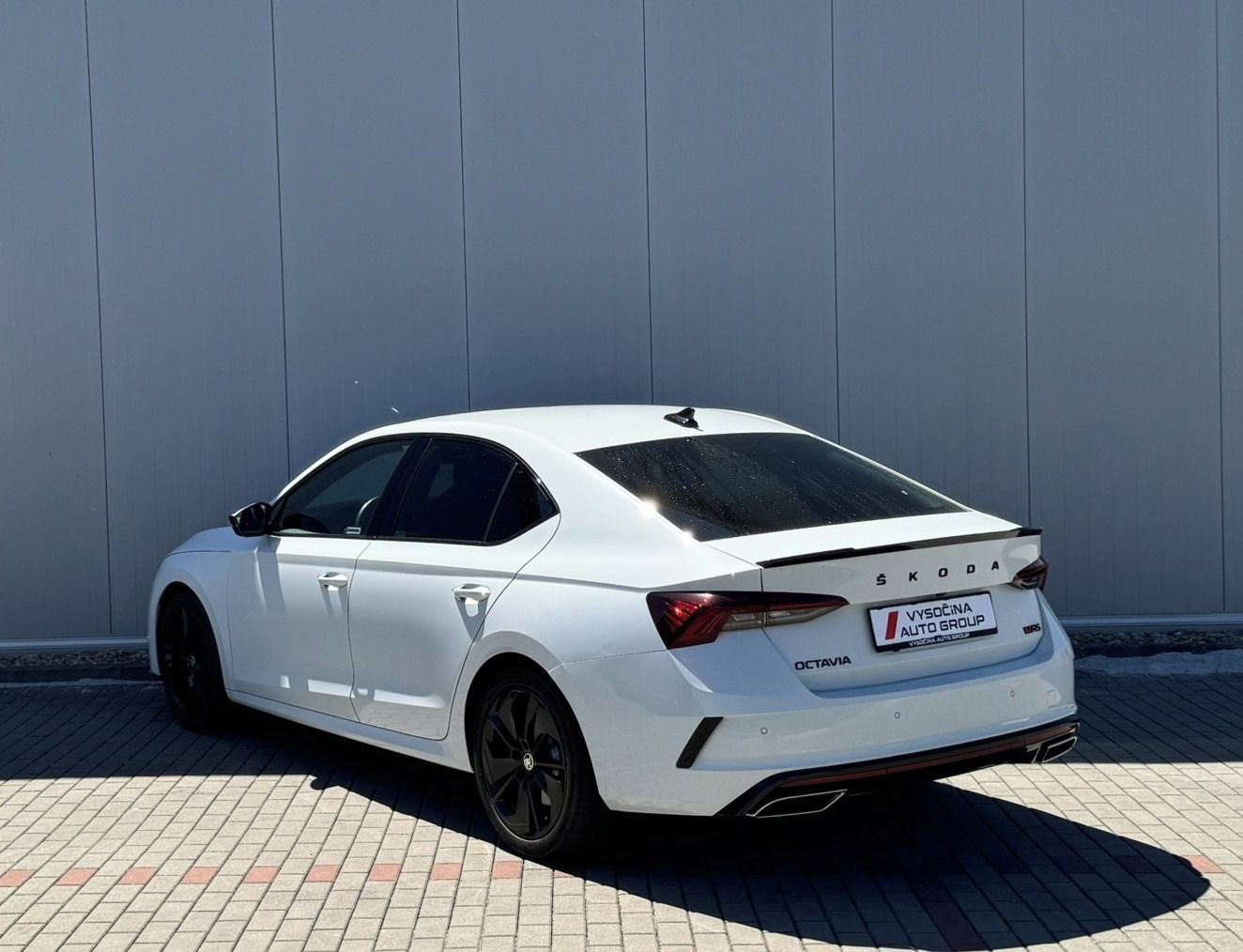 Škoda Octavia, 2.0 TSI 180kW DSG RS,DPH,NEHAV - fotka 2