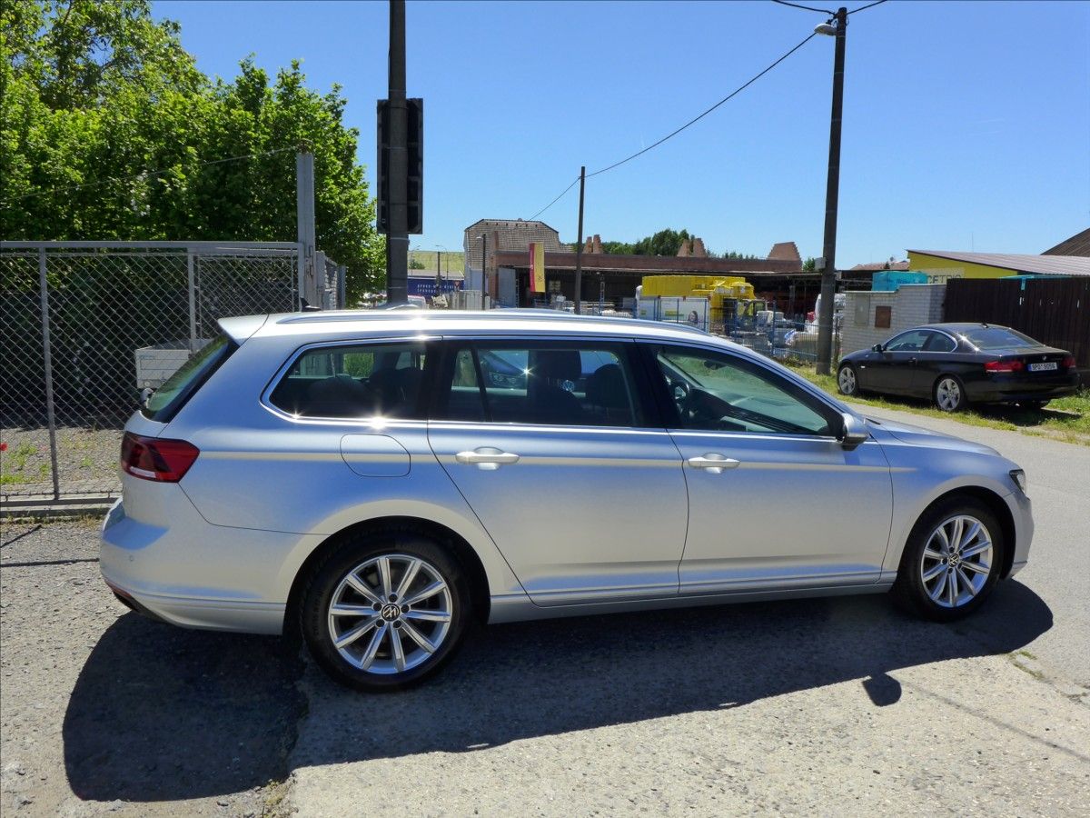 Volkswagen Passat, 2,0 TDI  FULL LED NAVI APP DPH - fotka 5