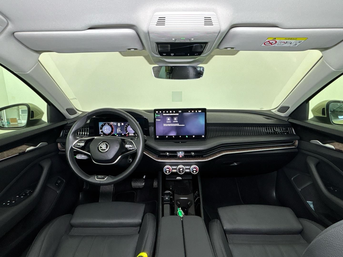 Škoda Superb, 2.0 TDI / 110 kW Laurin & Klem - fotka 5