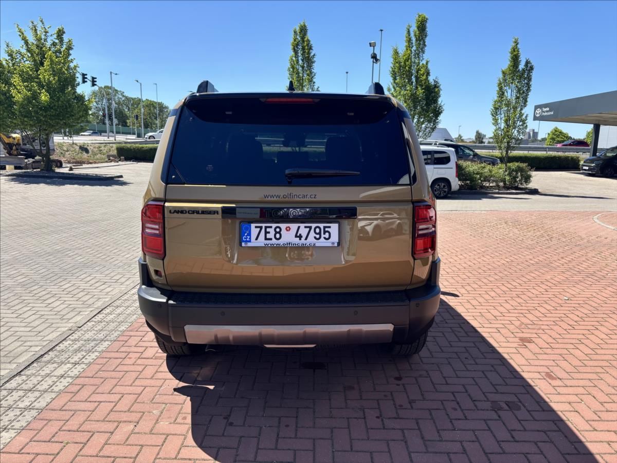 Toyota Land Cruiser, 2,8 MHEV Invincible - fotka 4