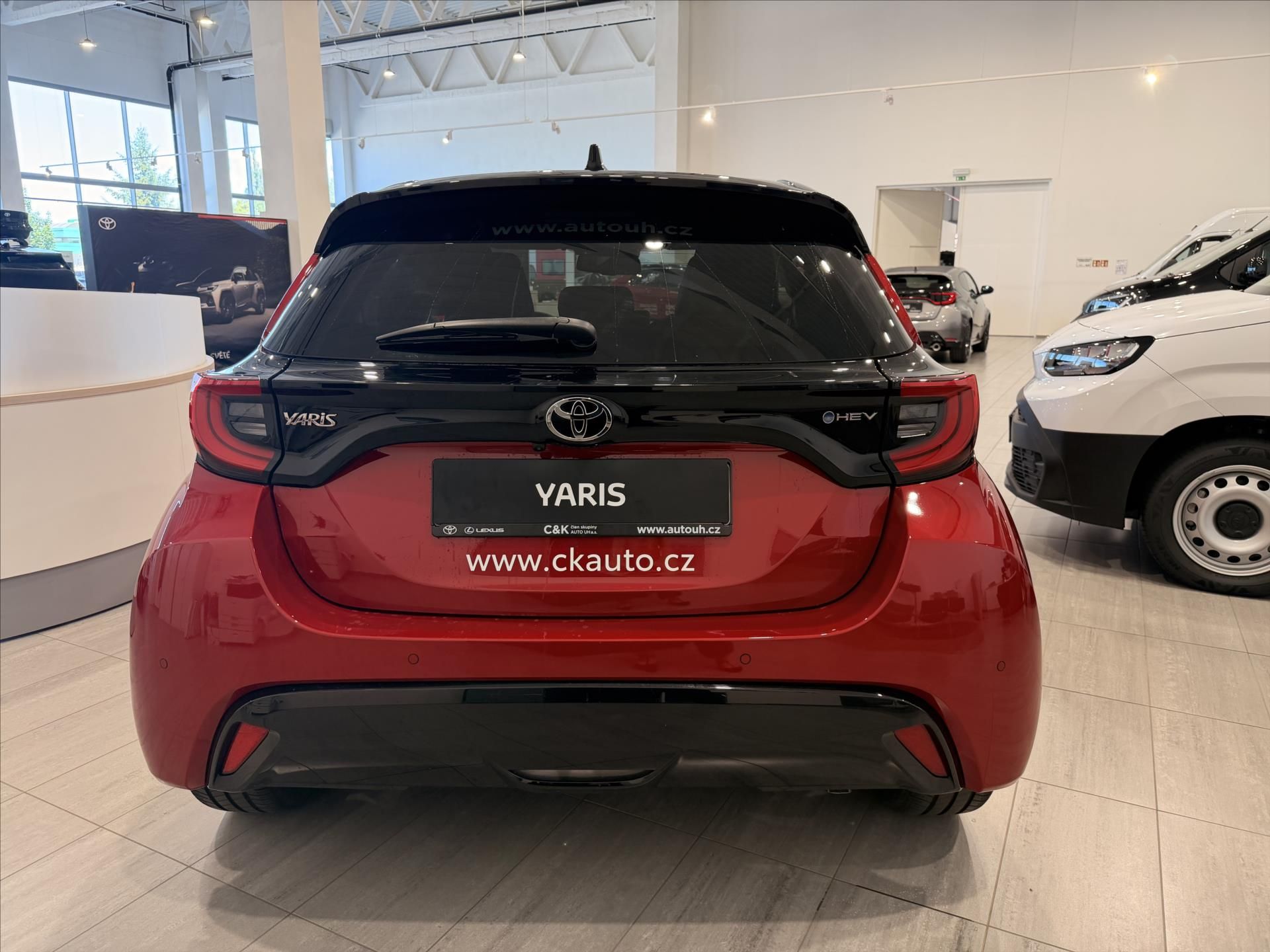 Toyota Yaris, 1,5 Executive Bitone  Hybrid ( - fotka 5
