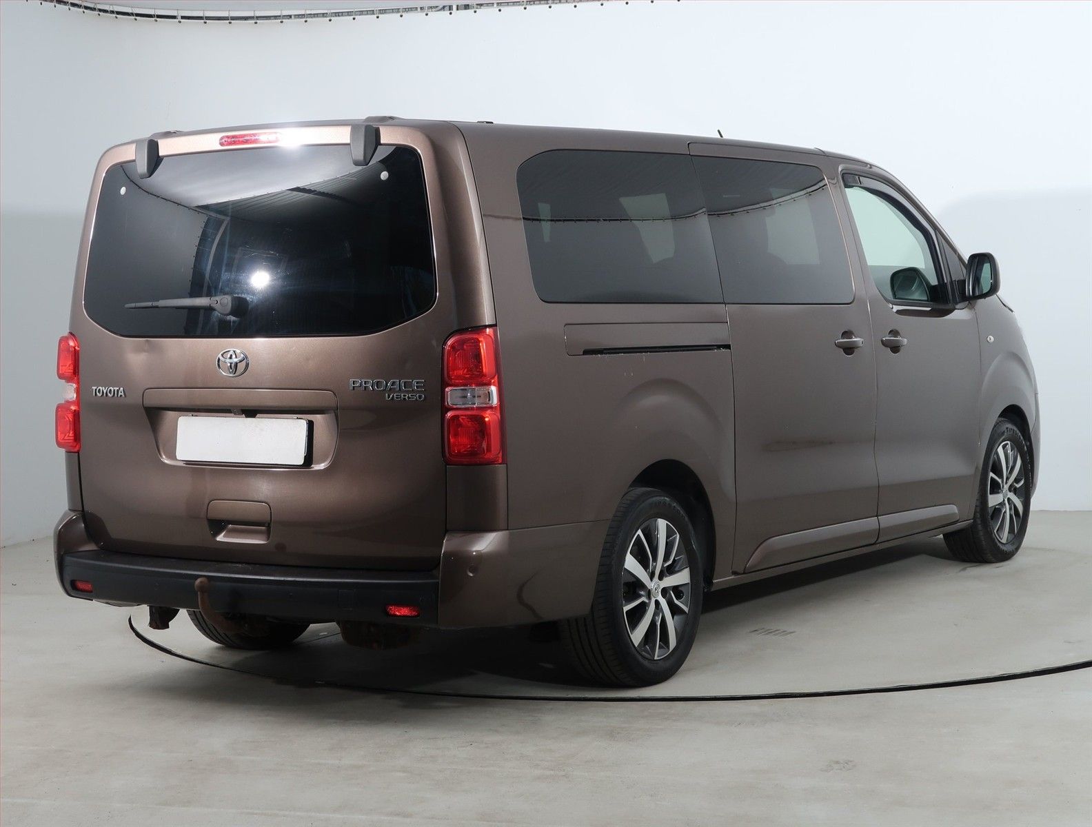 Toyota Proace Verso, 2.0 D-4D, VIP, 6 míst, L2 - fotka 5