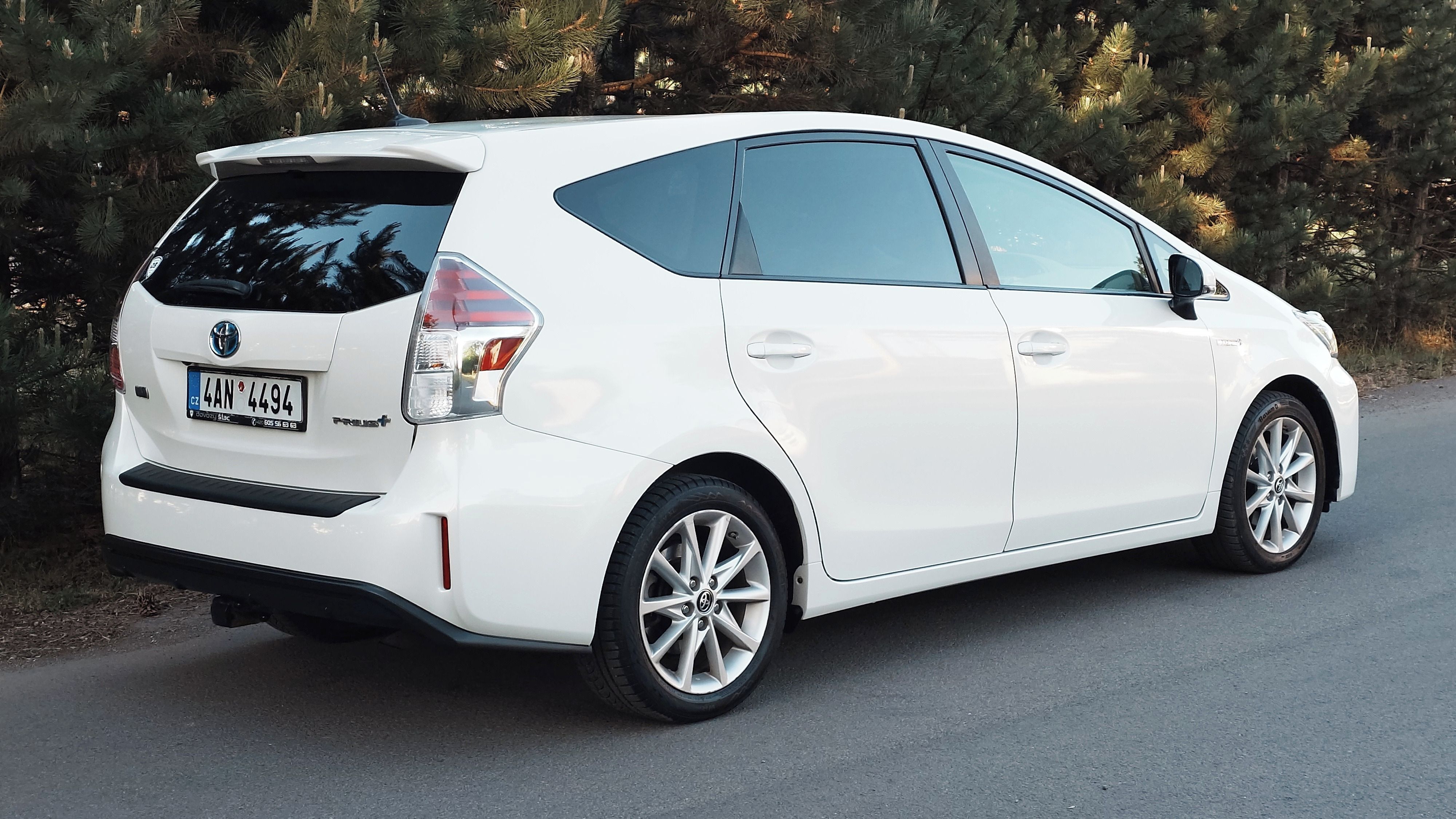 Toyota Prius, PLUS 1,8 HYBRID - fotka 6
