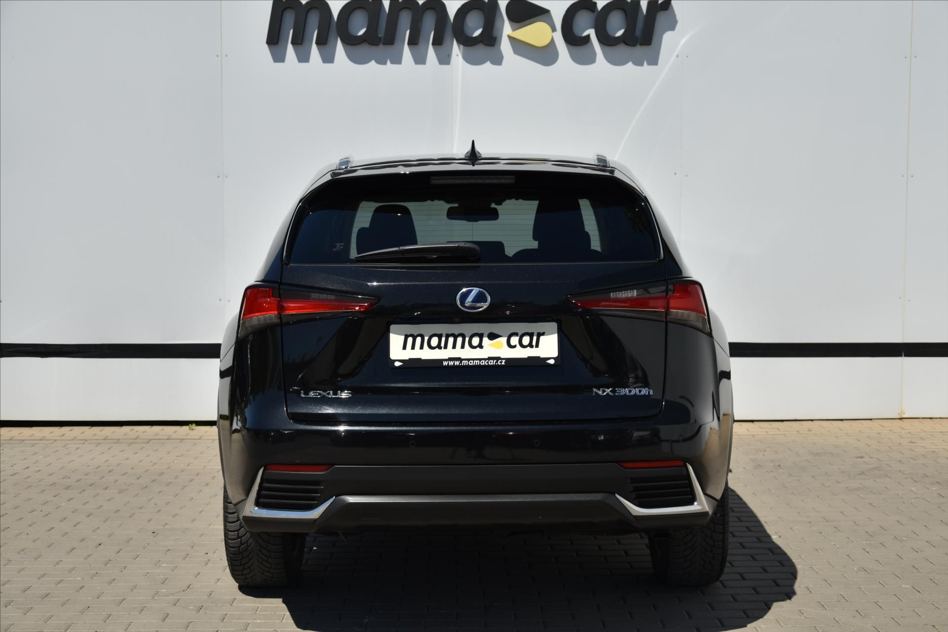 Lexus NX 300h, 2.5 145kW 4WD PRESTIGE ČR - fotka 6