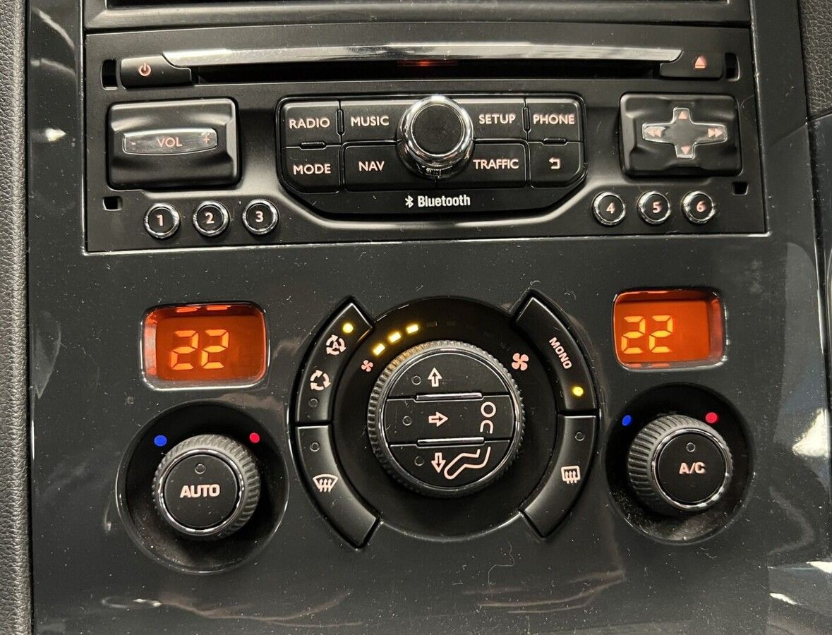 Peugeot 3008, ALLURE 1.2 PureTech - fotka 6