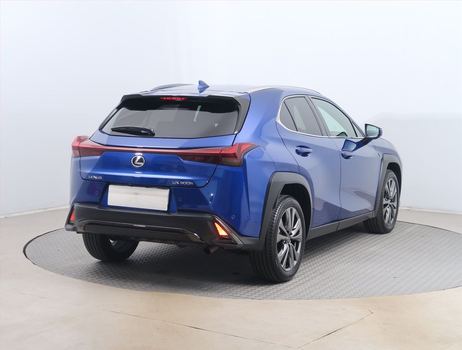Lexus UX 250h, 300h - fotka 5