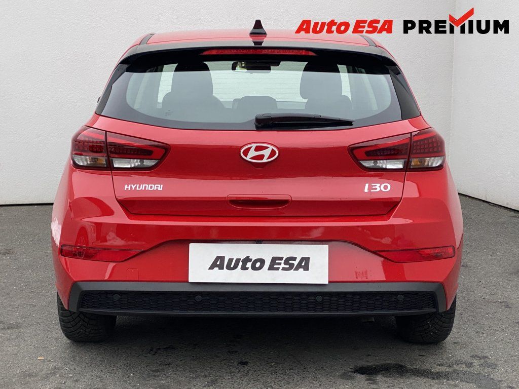 Hyundai i30, 1.5 DPi,1.maj,ČR,Comfort - fotka 5
