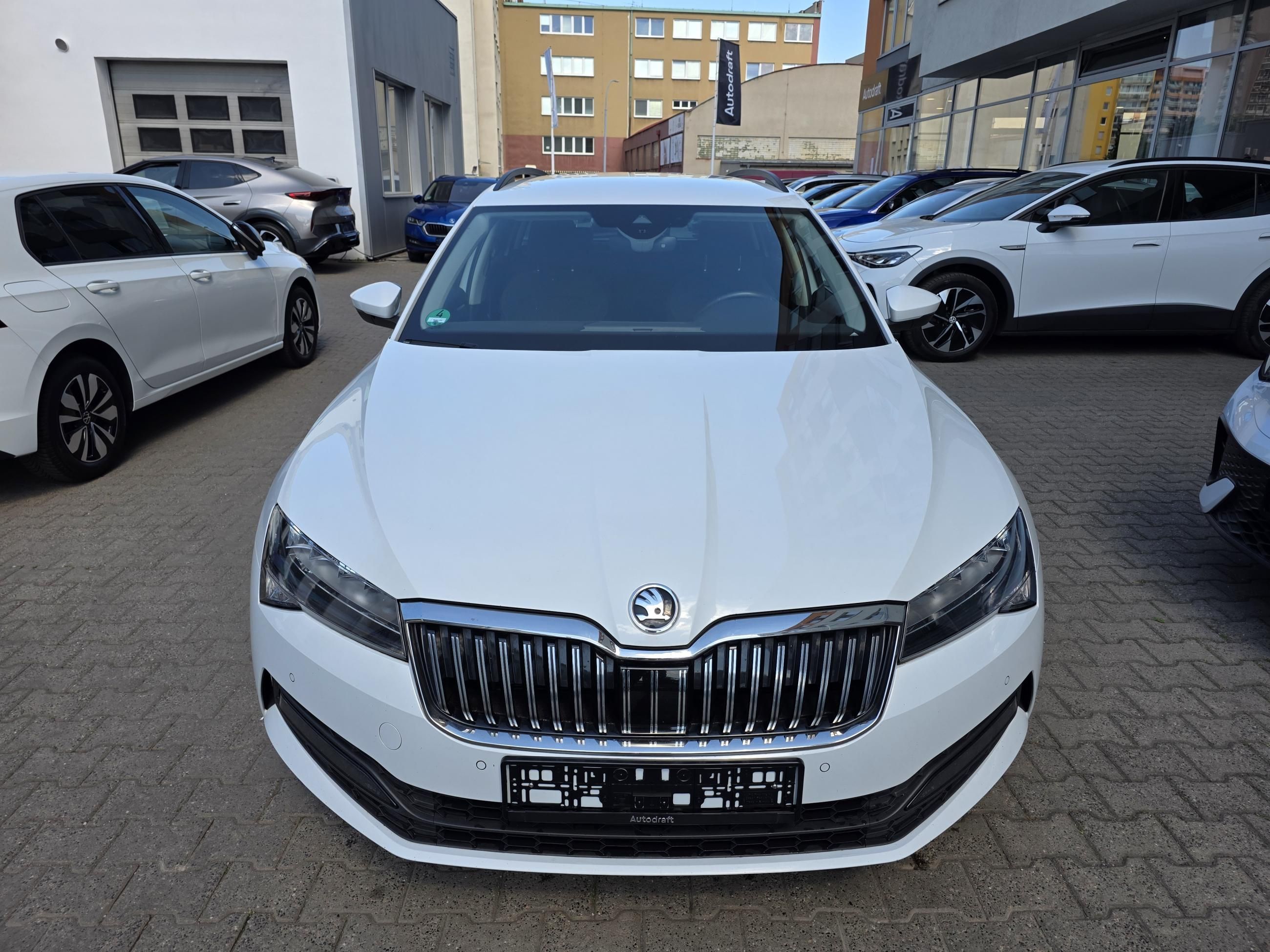 Škoda Superb, 2.0 TDI 110kW DSG / ALU 16'' - fotka 2