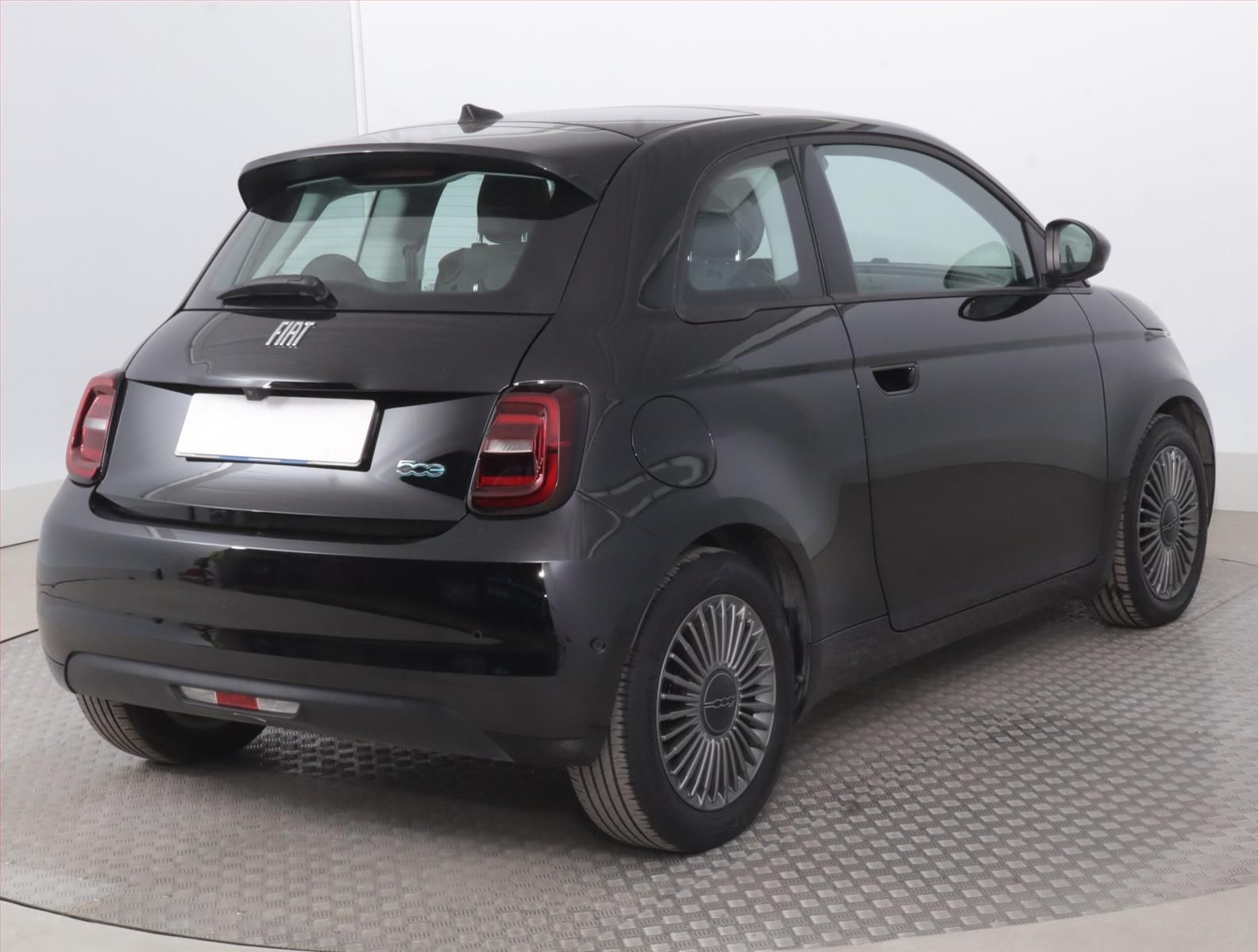 Fiat 500E, 42 kWh, SoH 92%, Automat - fotka 5