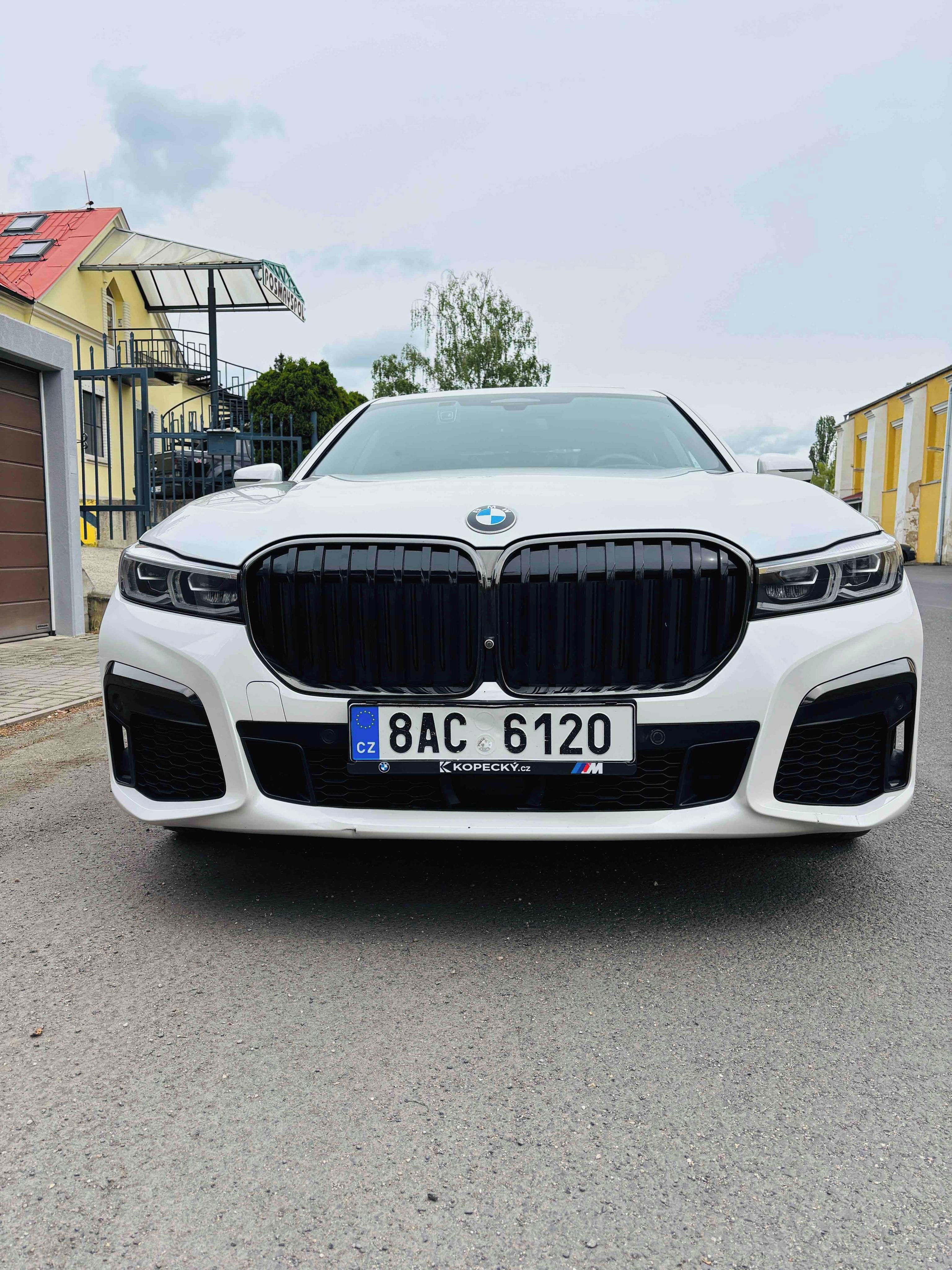 BMW Řada 7, BMW 745Le xDrive - fotka 2