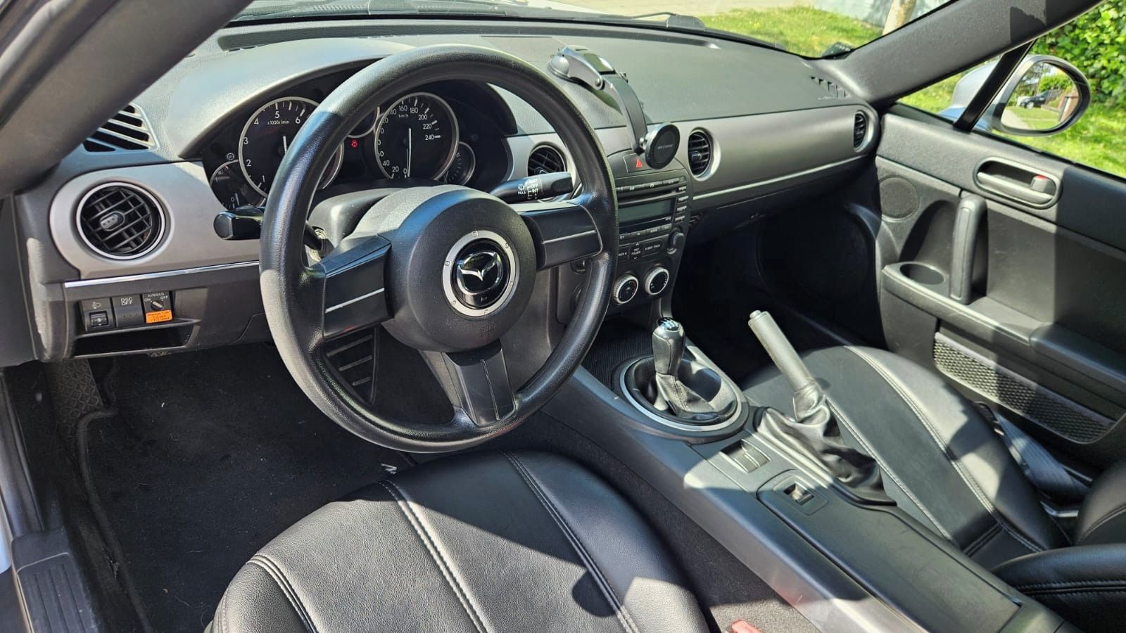 Mazda MX-5 - fotka 4