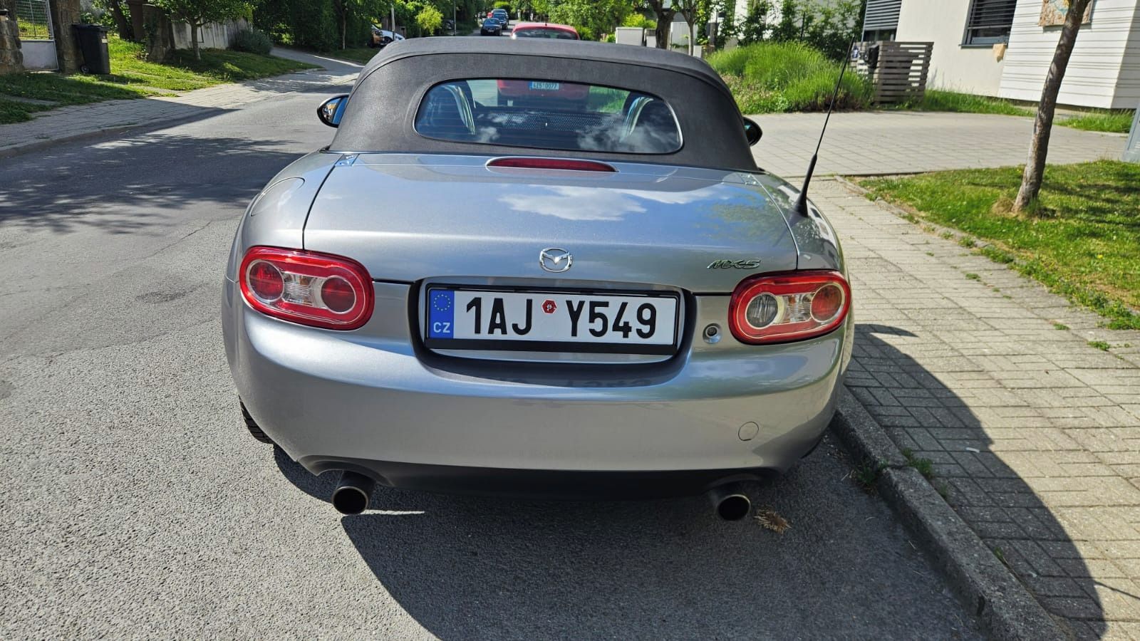 Mazda MX-5 - fotka 3