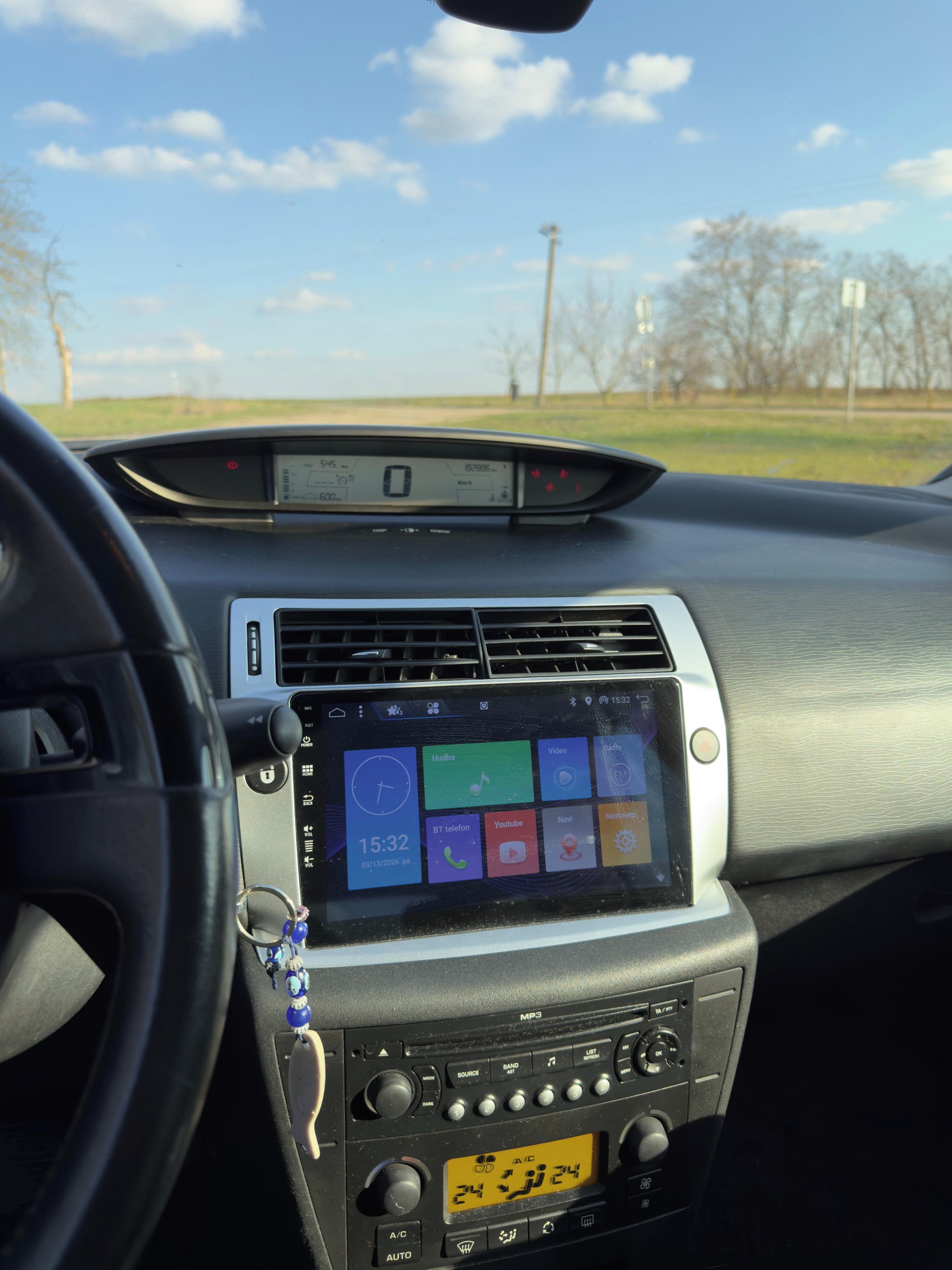Citroën C4, Citroën C4 Hatchback 1.6 HDi - fotka 6