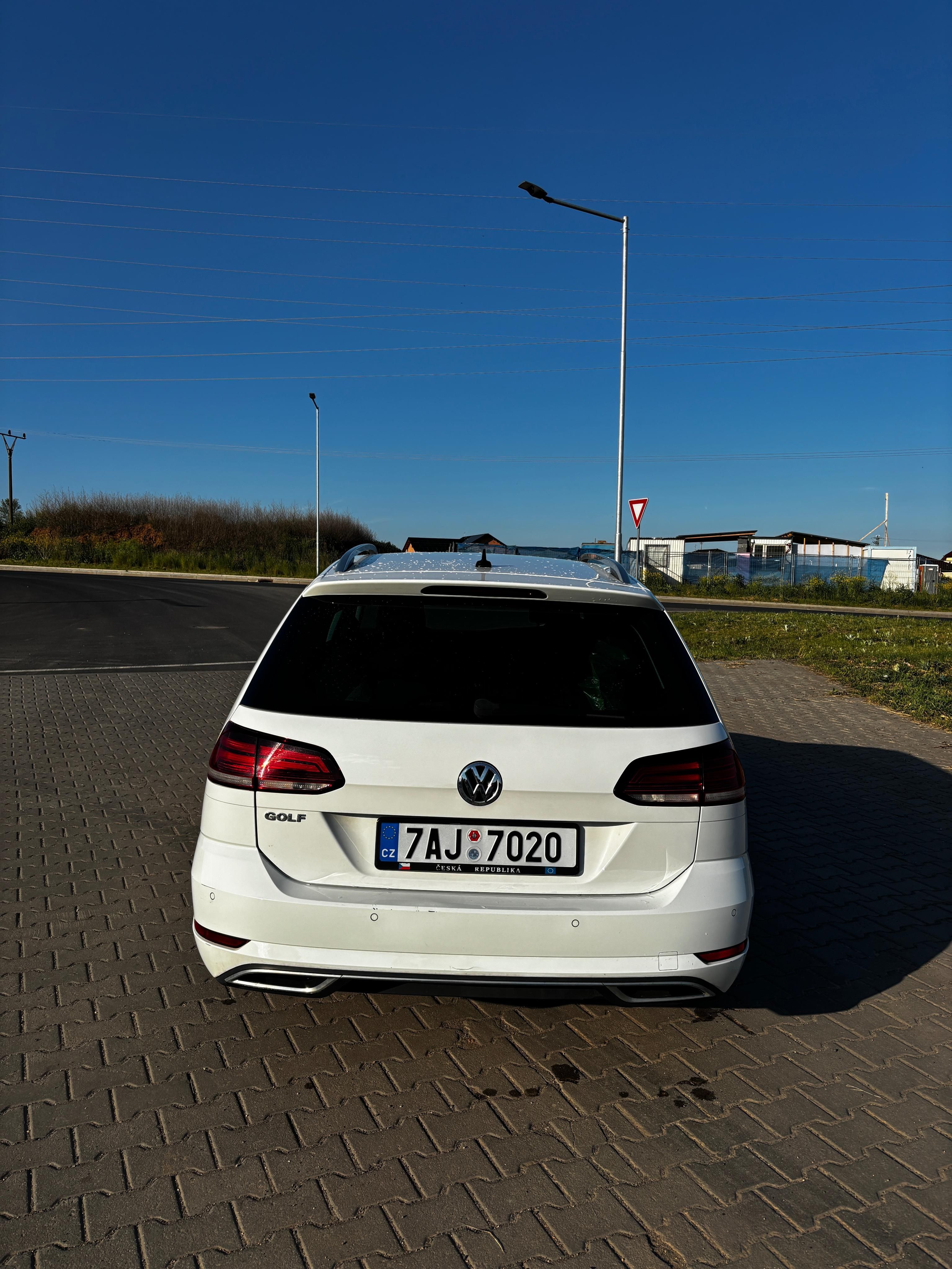 Volkswagen Golf - fotka 4