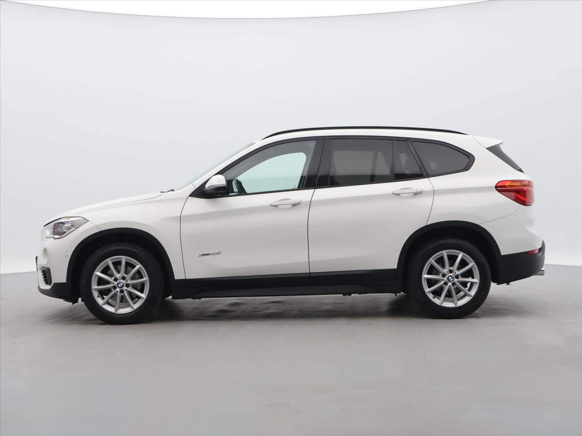 BMW X1, 2.0 18d 110kW xDrive CZ Advant - fotka 4