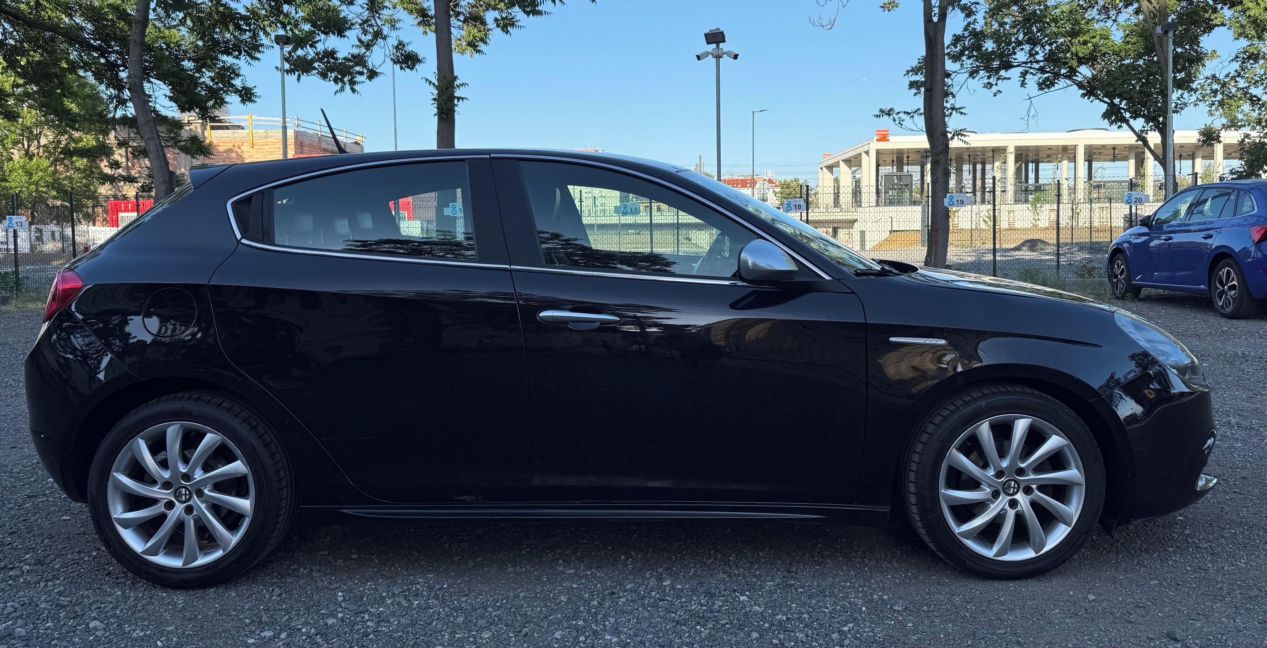 Alfa Romeo Giulietta, 1.4 TB 120 k | Bose | Nová STK - fotka 3