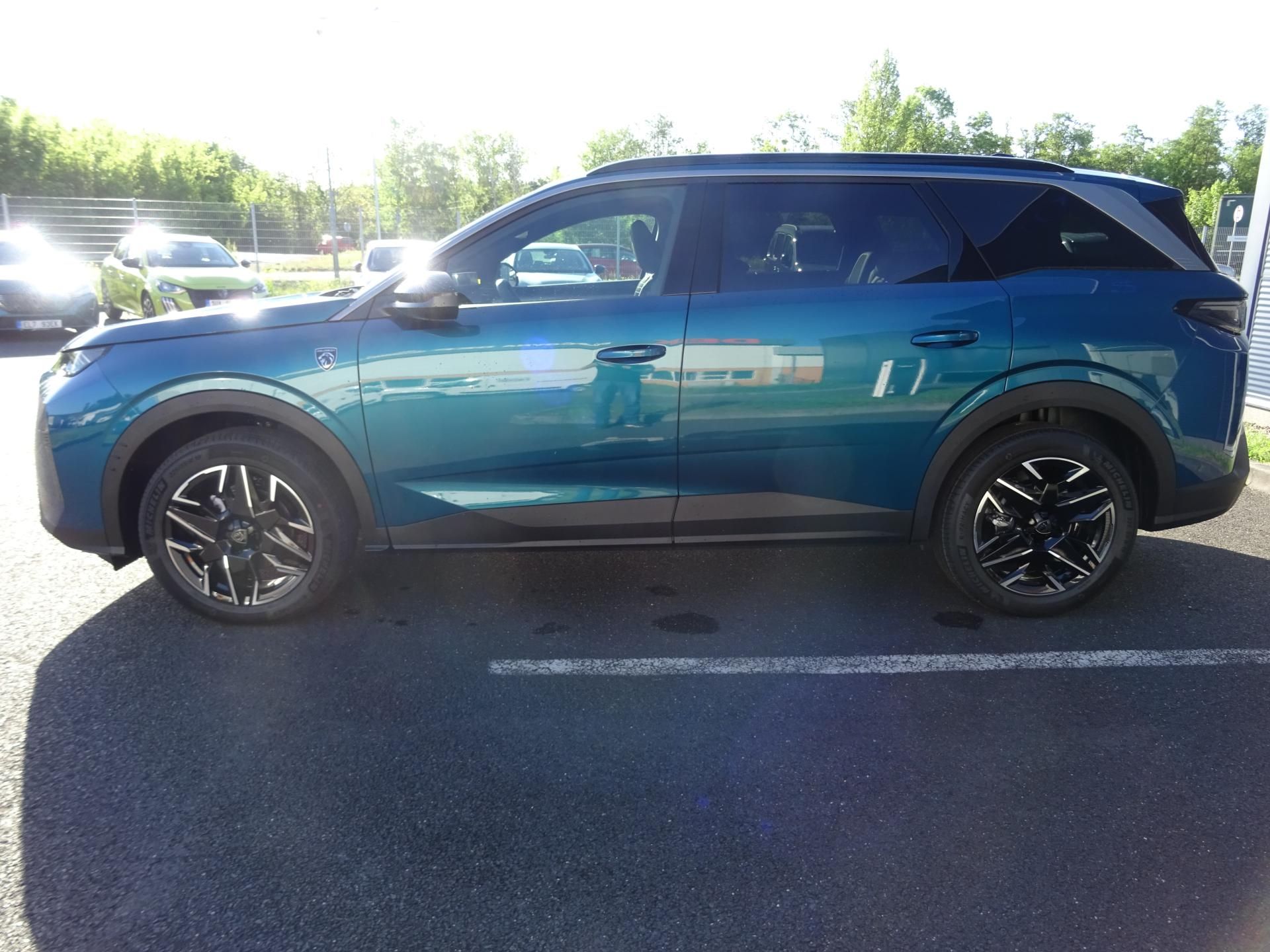 Peugeot 5008, 5008 GT Hybrid 145 e-DCS6 - fotka 4