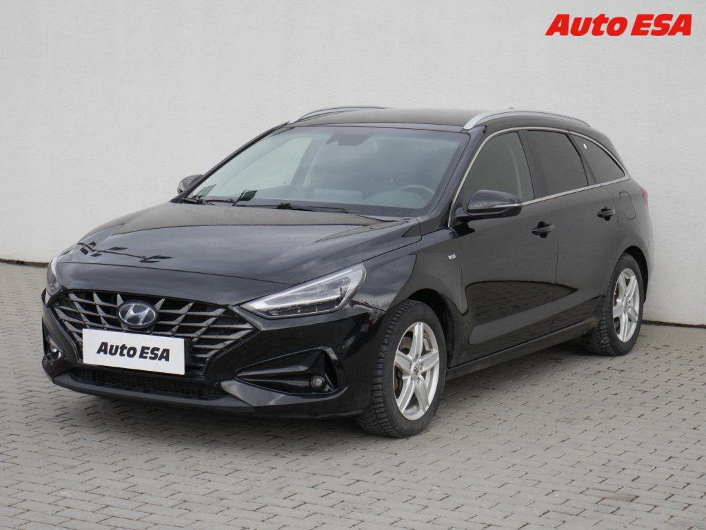 Hyundai i30, 1.6 CRDi,Navi,LED,AC - fotka 3