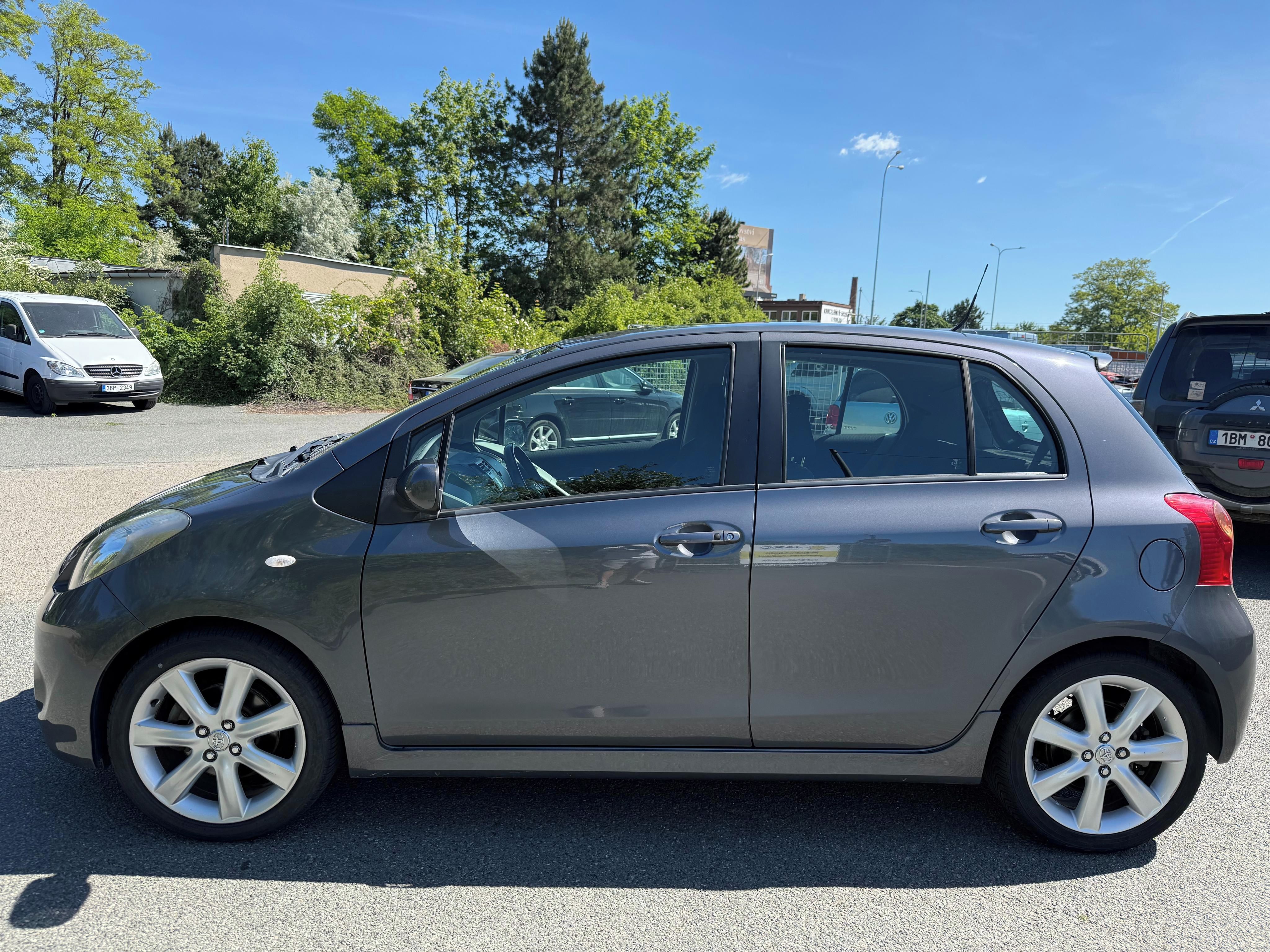 Toyota Yaris, 1.8 TS 98Kw 2-Majitel - fotka 6