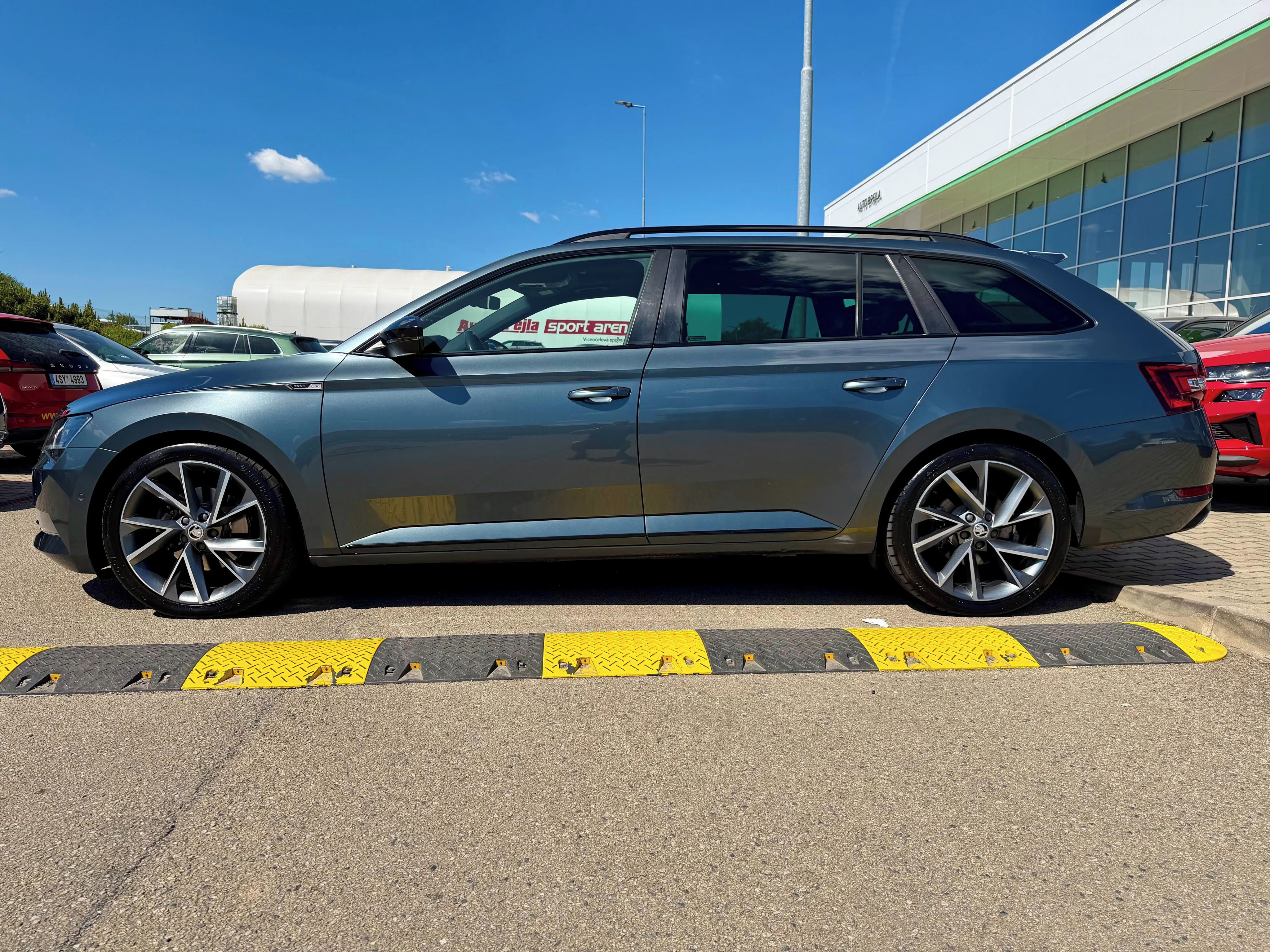 Škoda Superb, 2.0 TDI 140kW DSG SPORTLINE!!! - fotka 5