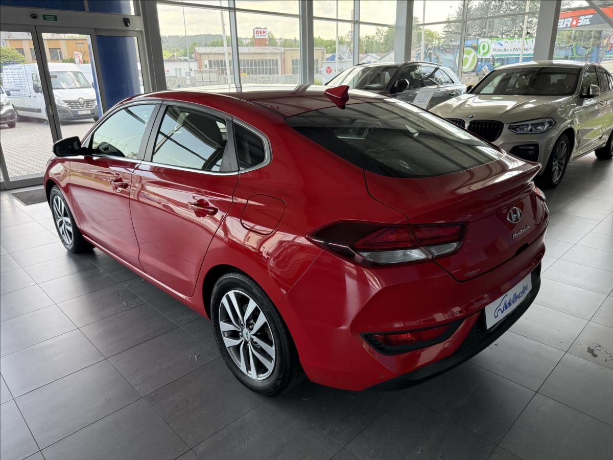 Hyundai i30, 1,4   FASTBACK,1.MAJ,ČP,SERVIS - fotka 4