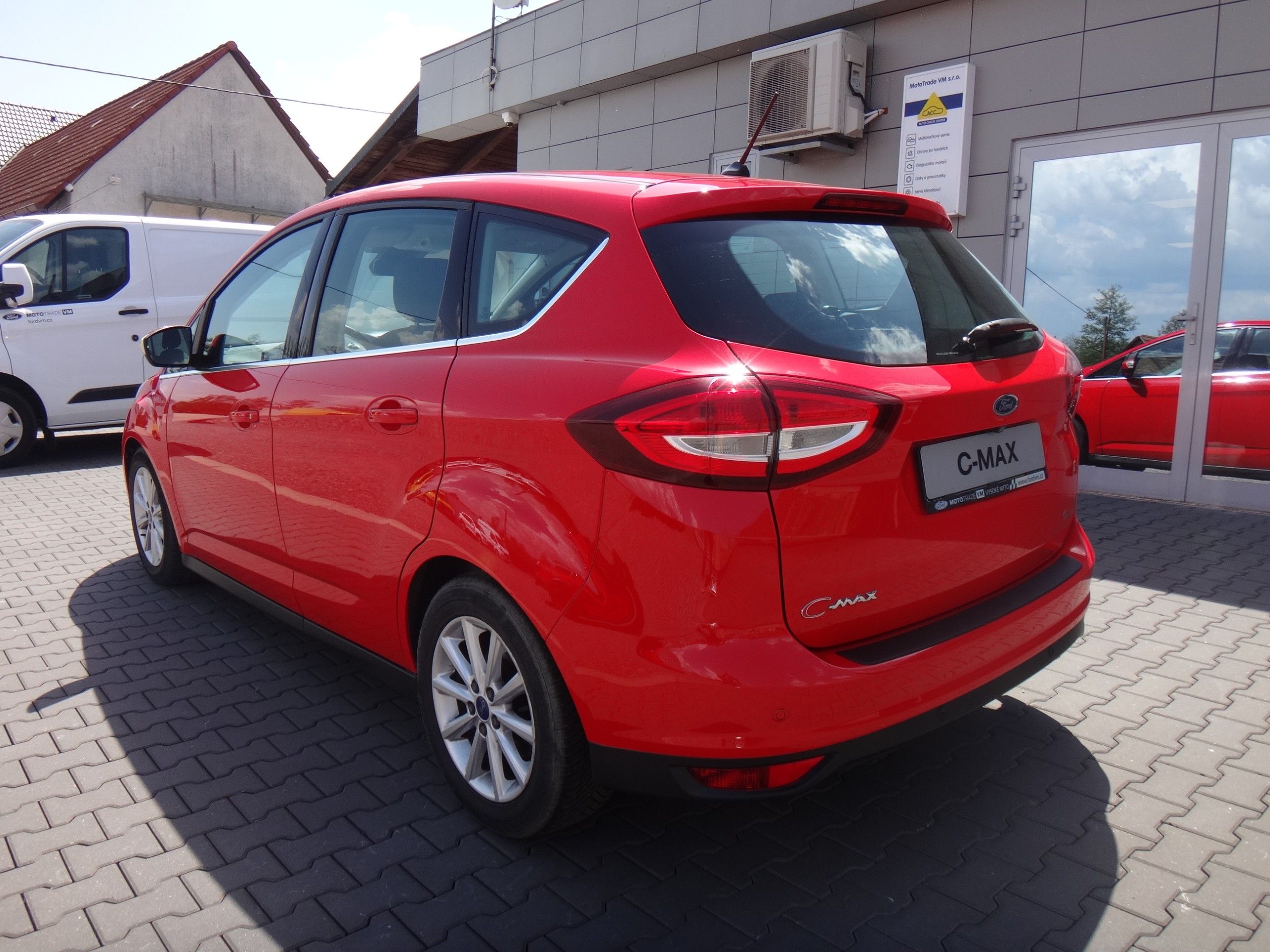 Ford C-MAX, Titanium 1.0EcoBoost 92kW/125k - fotka 3