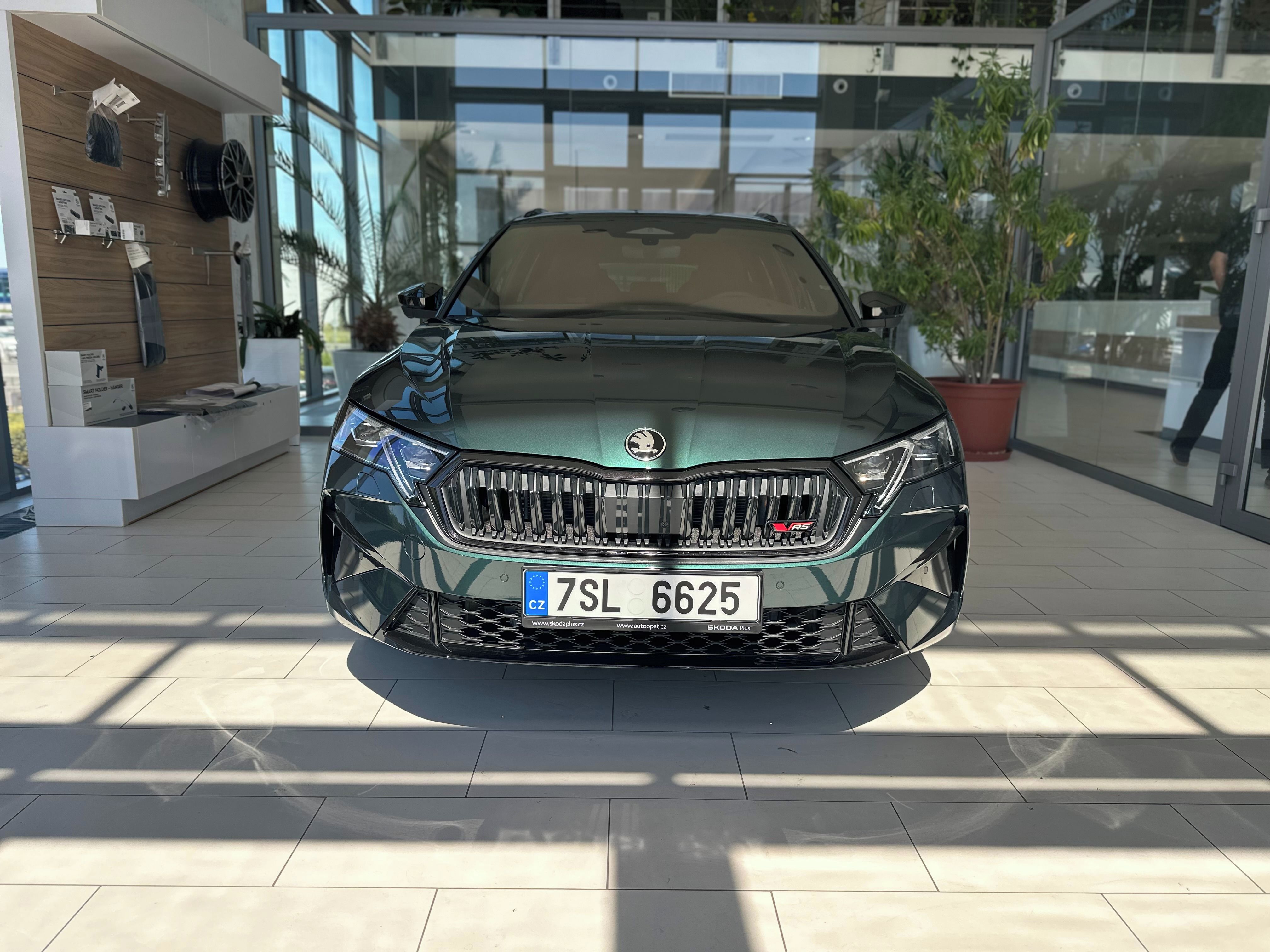 Škoda Octavia, RS 2,0 TSI 195 kW - fotka 2