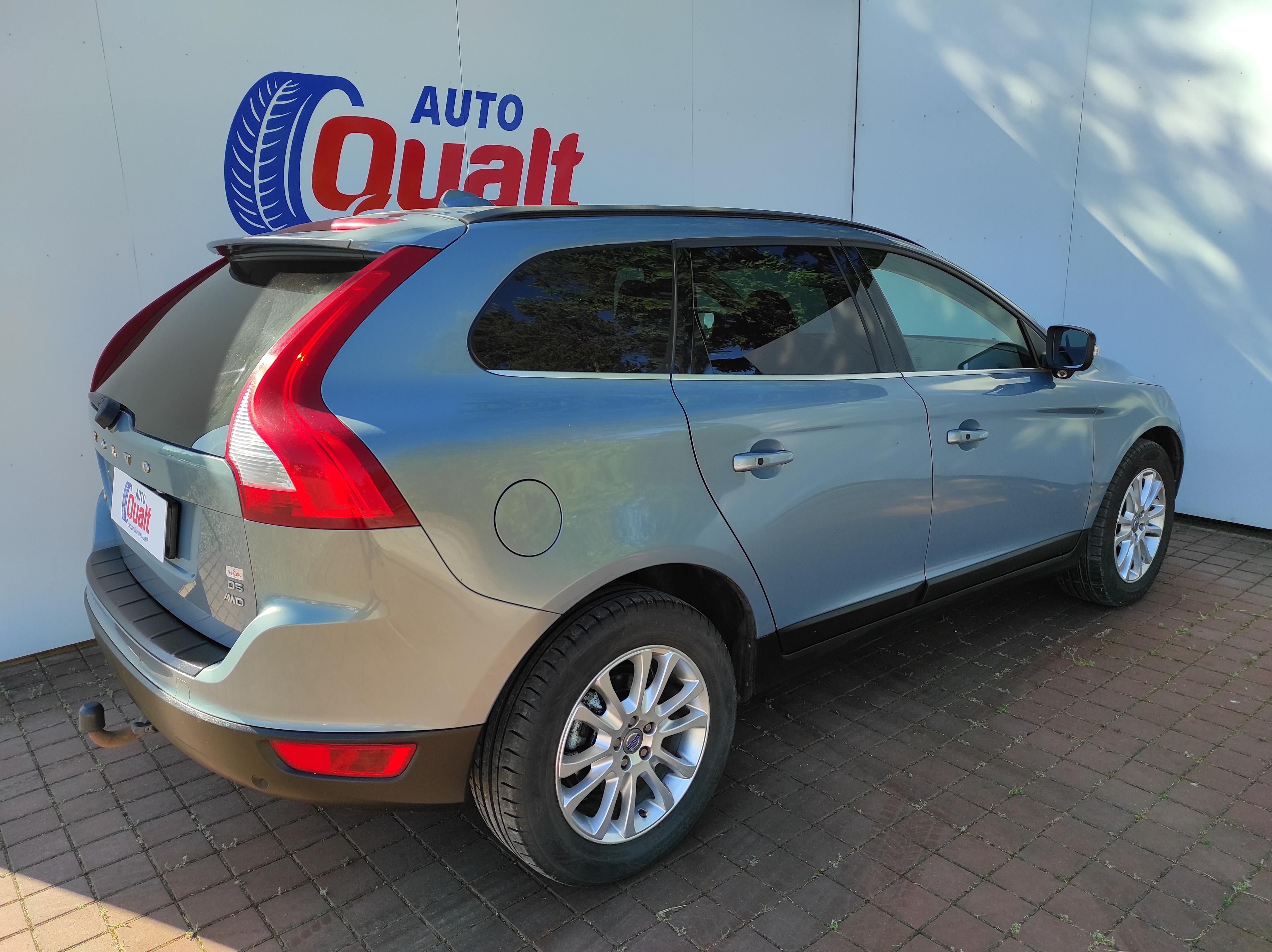 Volvo XC60, 2.4 D5 AWD ČR, AUTOMAT - fotka 3