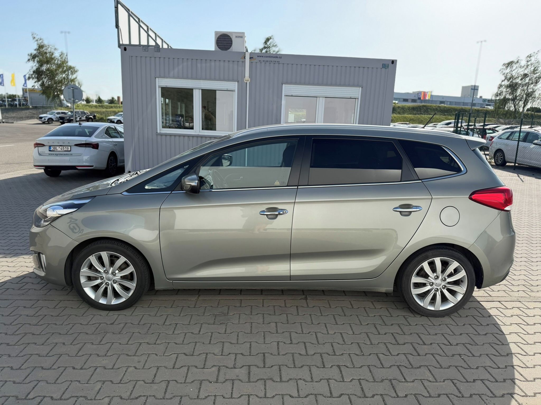 Kia Carens, 1.7 CRDi 100 kW Exclusive - fotka 4