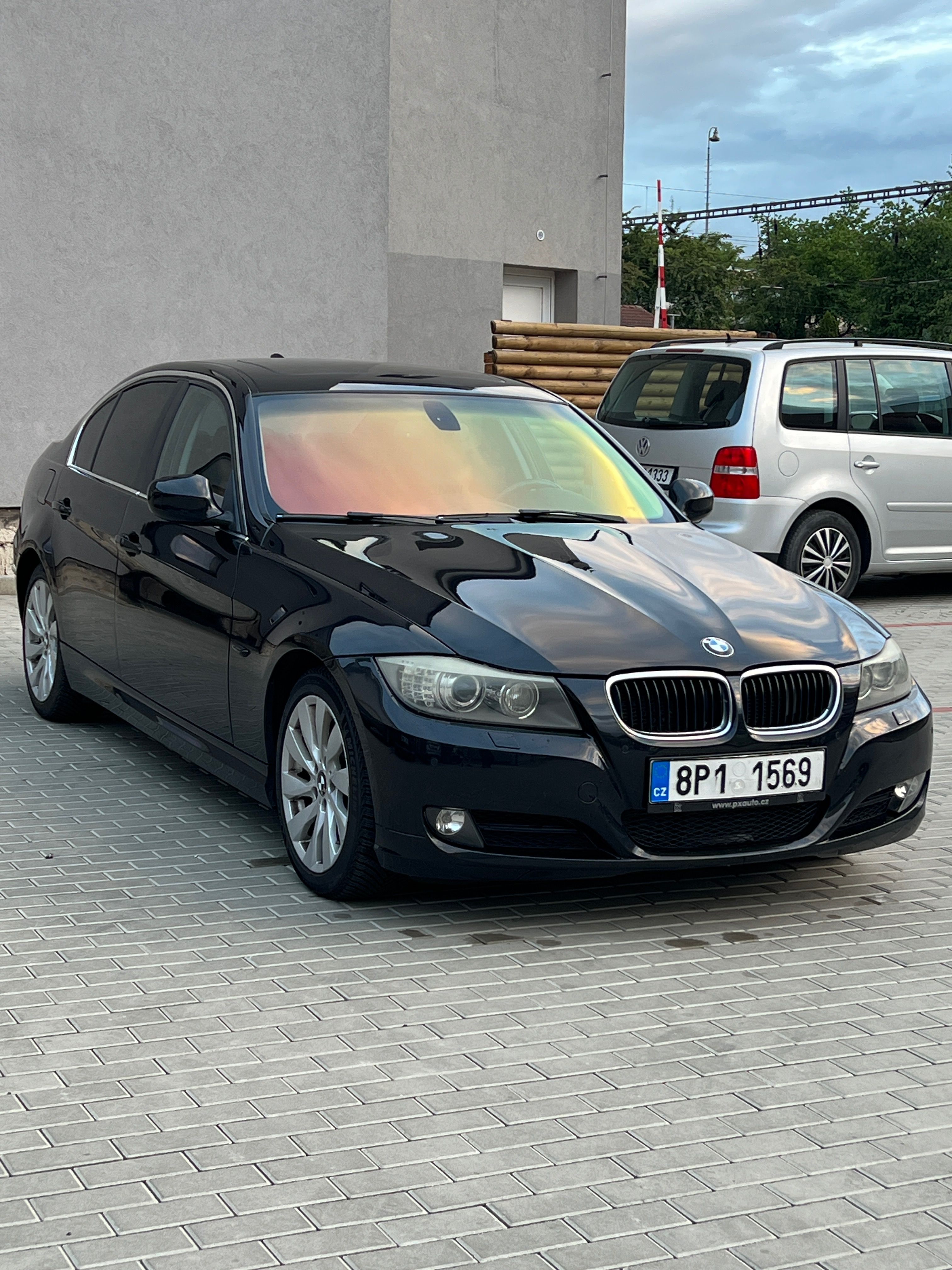 BMW Řada 3, BMW E90 330d