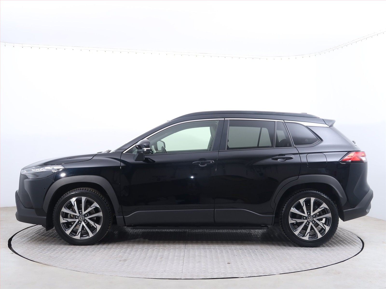 Toyota Corolla Cross, 2.0 Hybrid 2WD, Comfort - fotka 3
