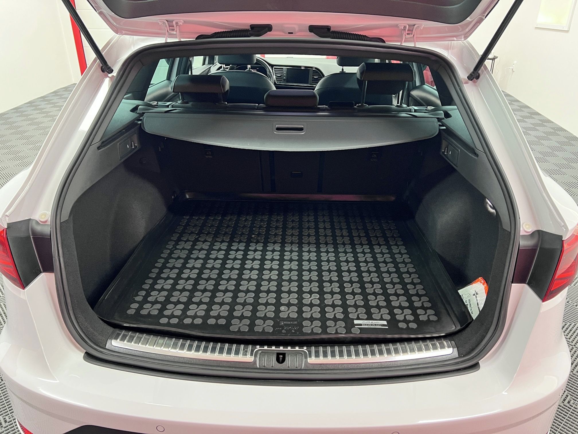 Seat Leon, Cupra ST 300 DSG 4x4 - fotka 6