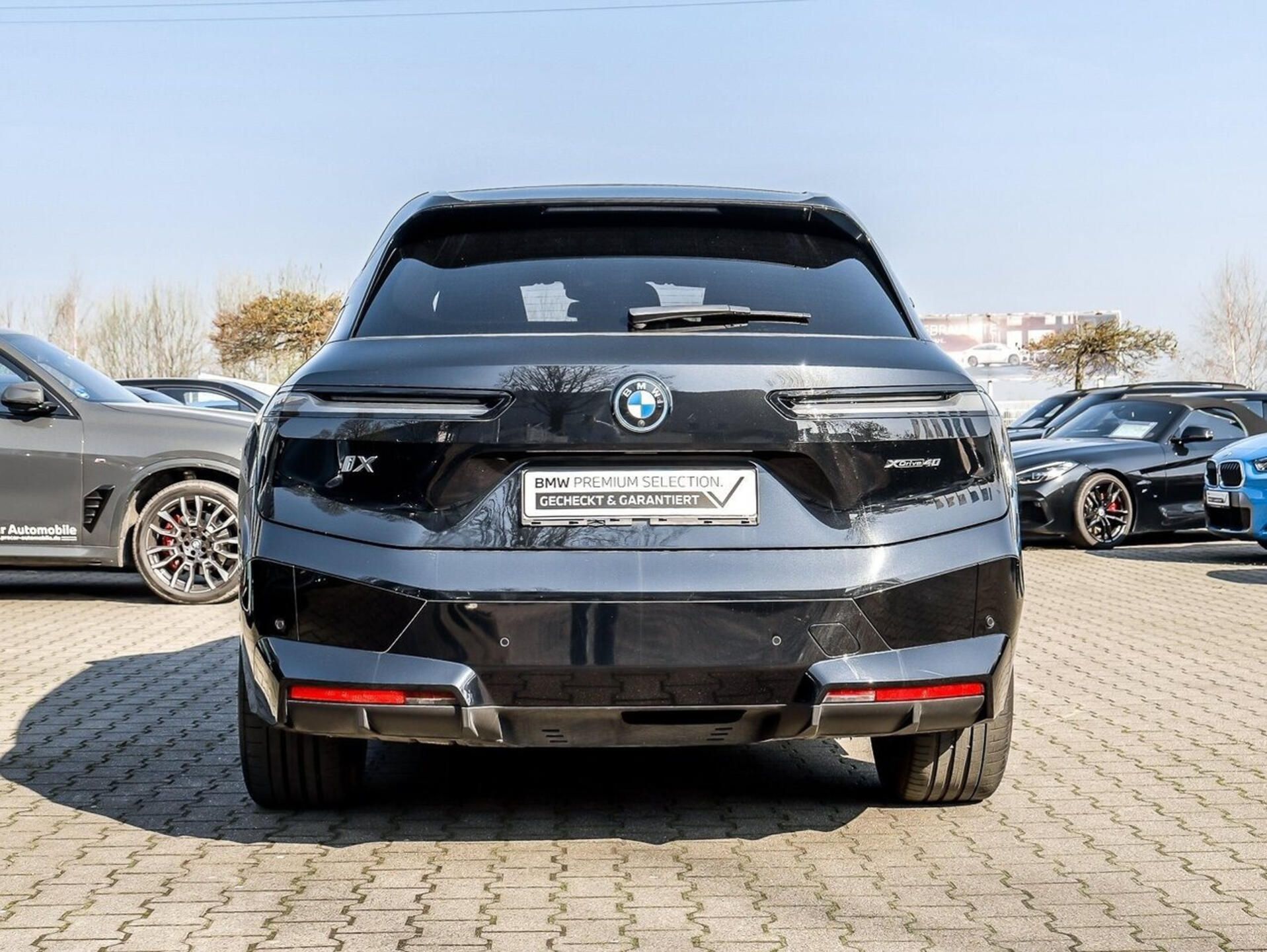 BMW iX, xDrive40 Sport Vzduch Pano HuD - fotka 6