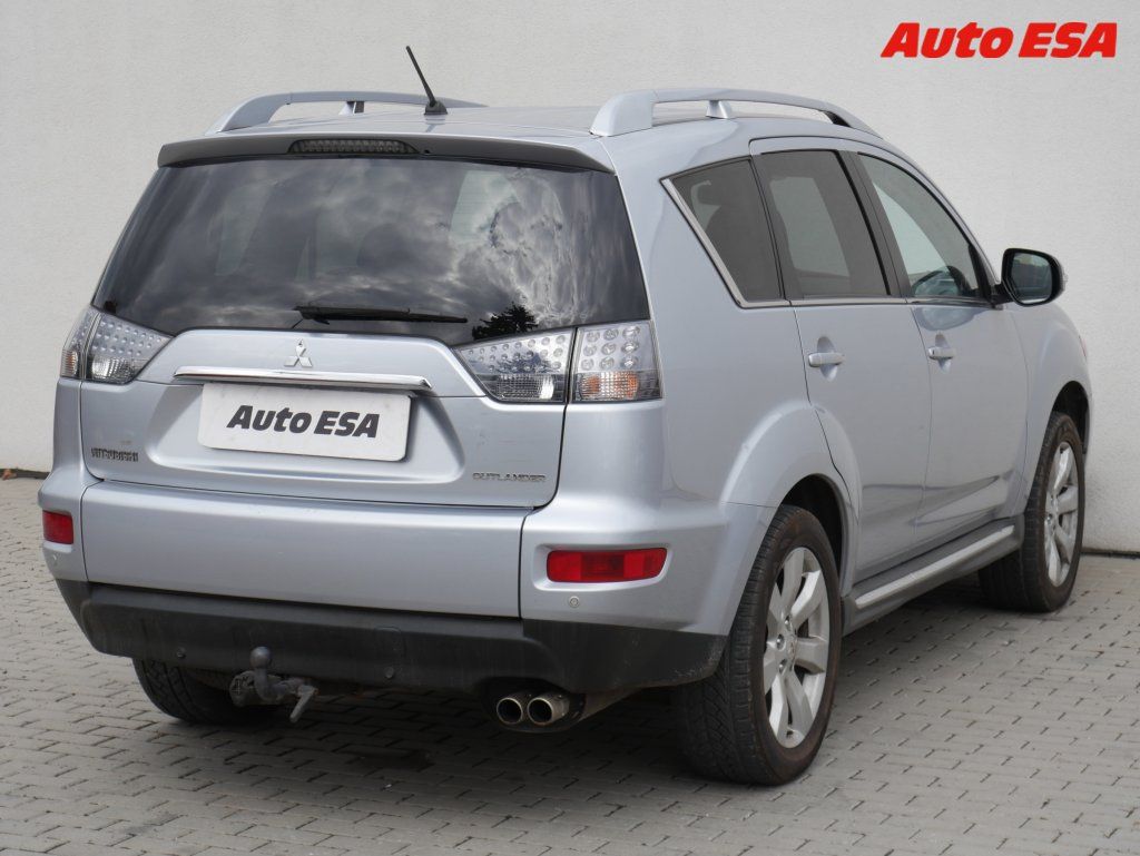 Mitsubishi Outlander, 2.2 DI-D 4WD,Intense,AT - fotka 4