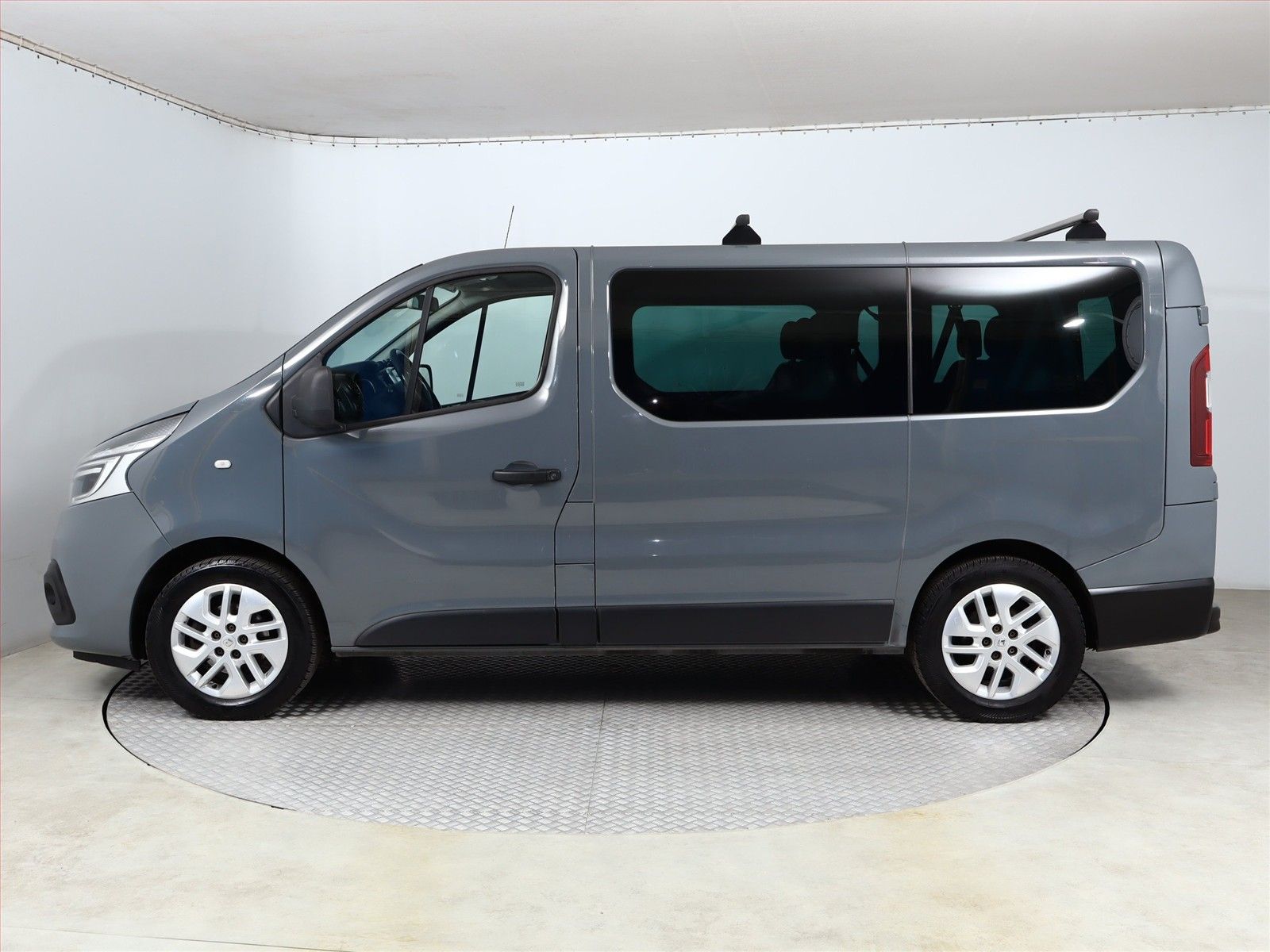 Renault Trafic, 2.0 dCi, Passenger, 9 míst - fotka 3