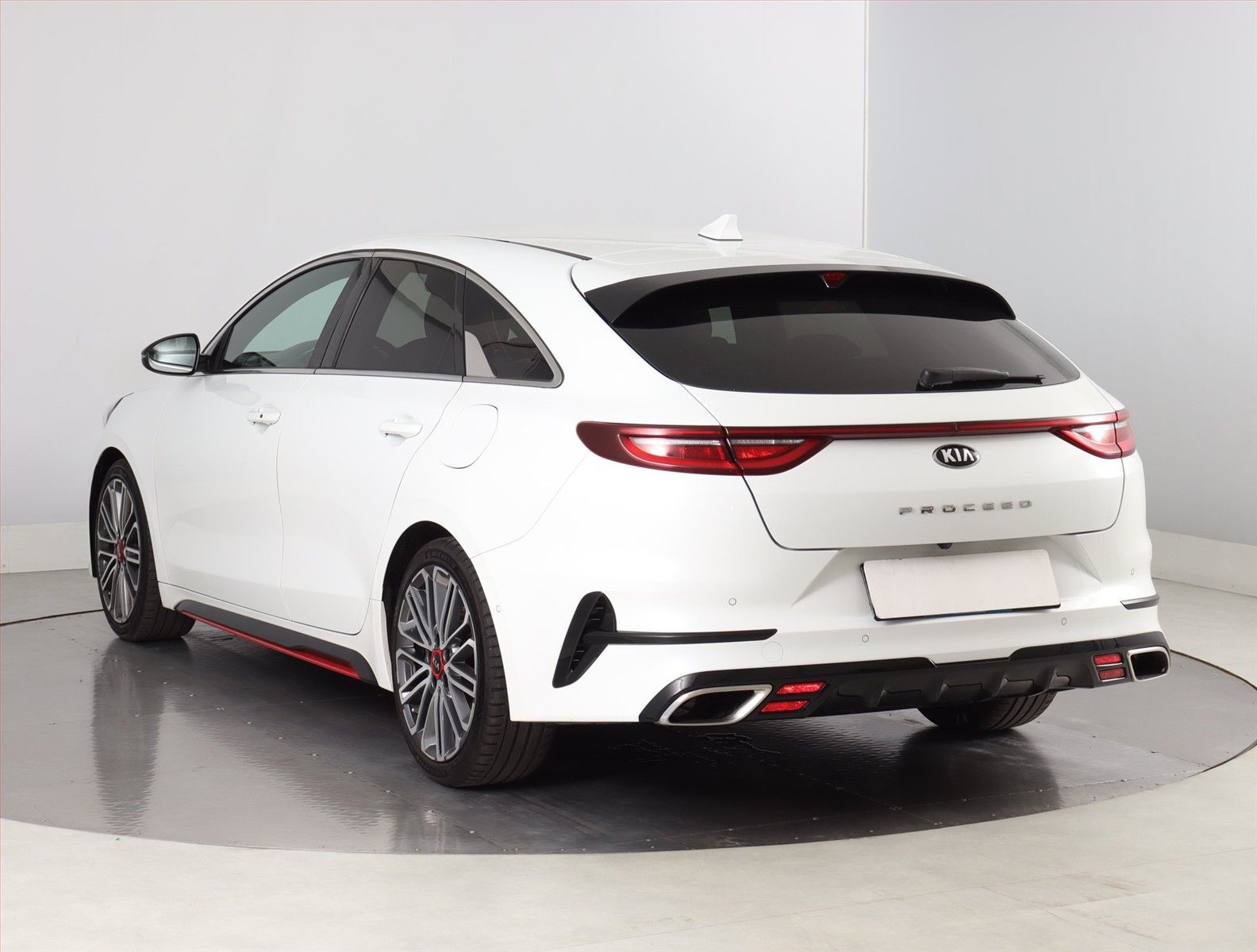 Kia ProCeed, GT 1.6 T-GDI, Automat, ČR - fotka 4