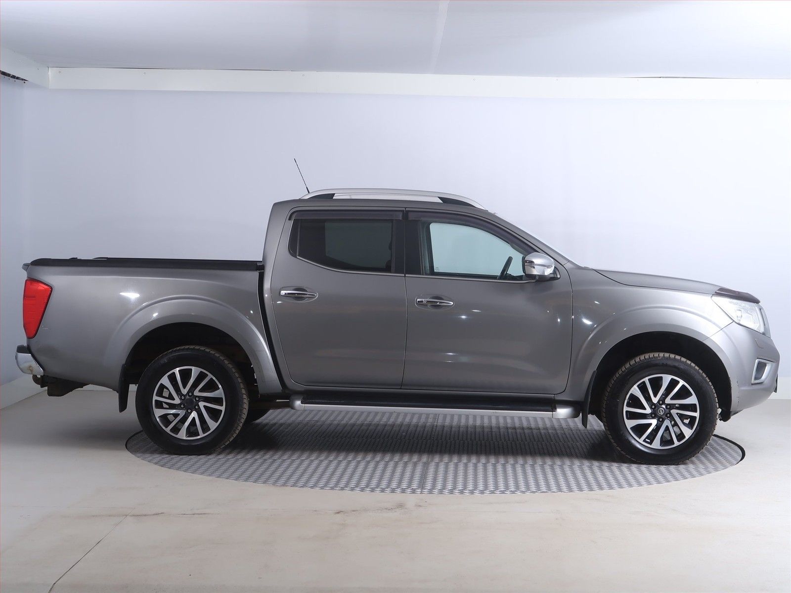 Nissan Navara, 2.3 dCi, 4X4, Automat, Navi - fotka 6