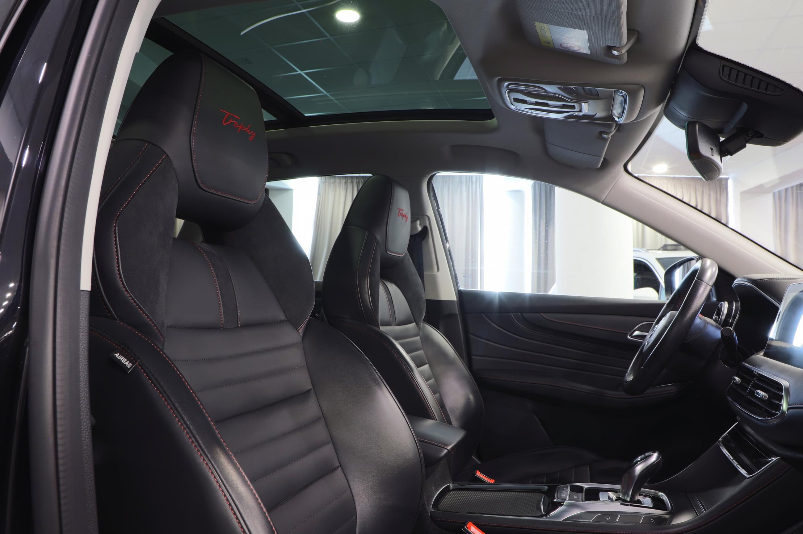 MG eHS, EHS PHEV Luxury 1.5 190kW AUT. - fotka 5