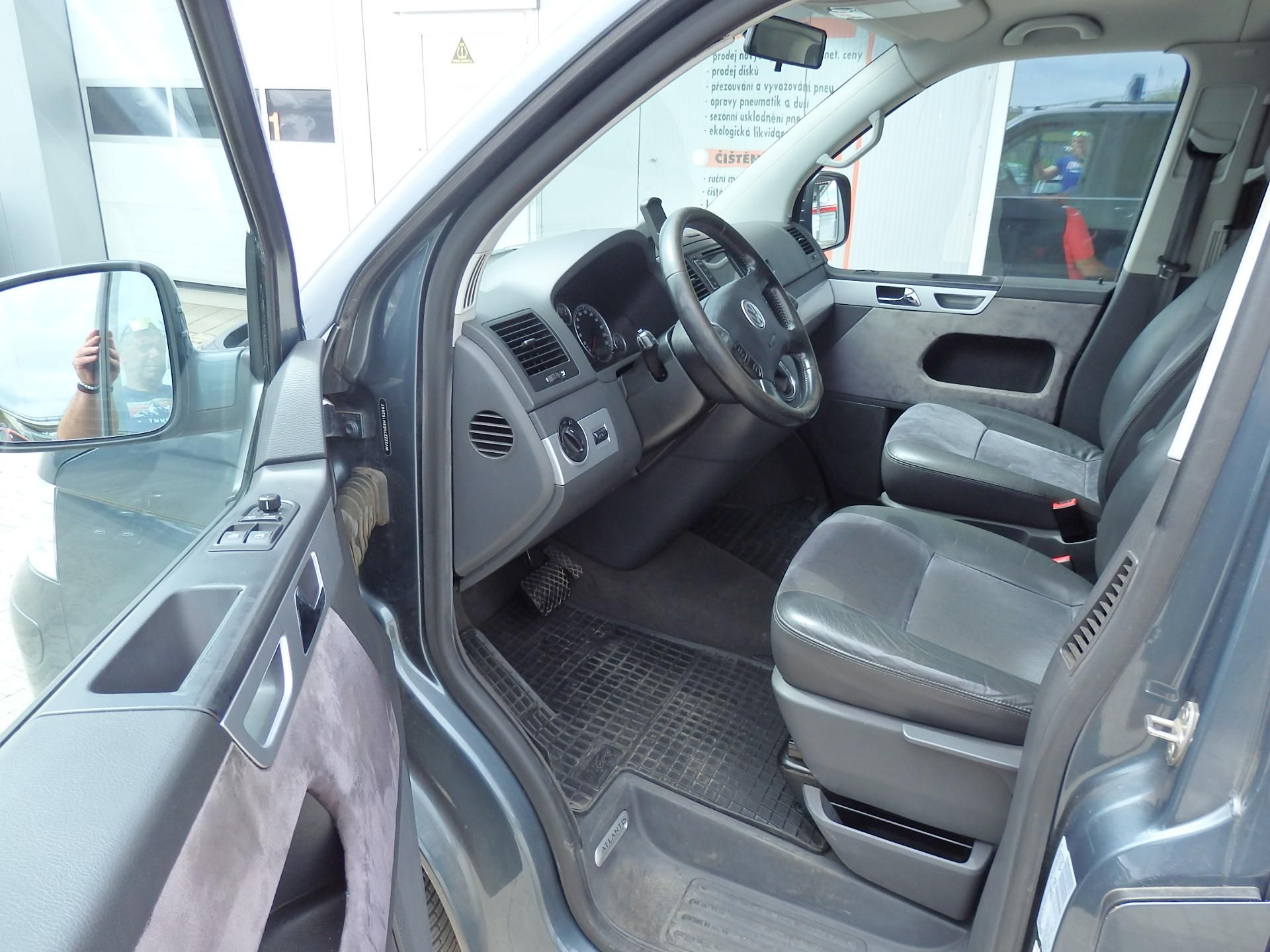 Volkswagen Multivan, 2,5 TDi - fotka 6
