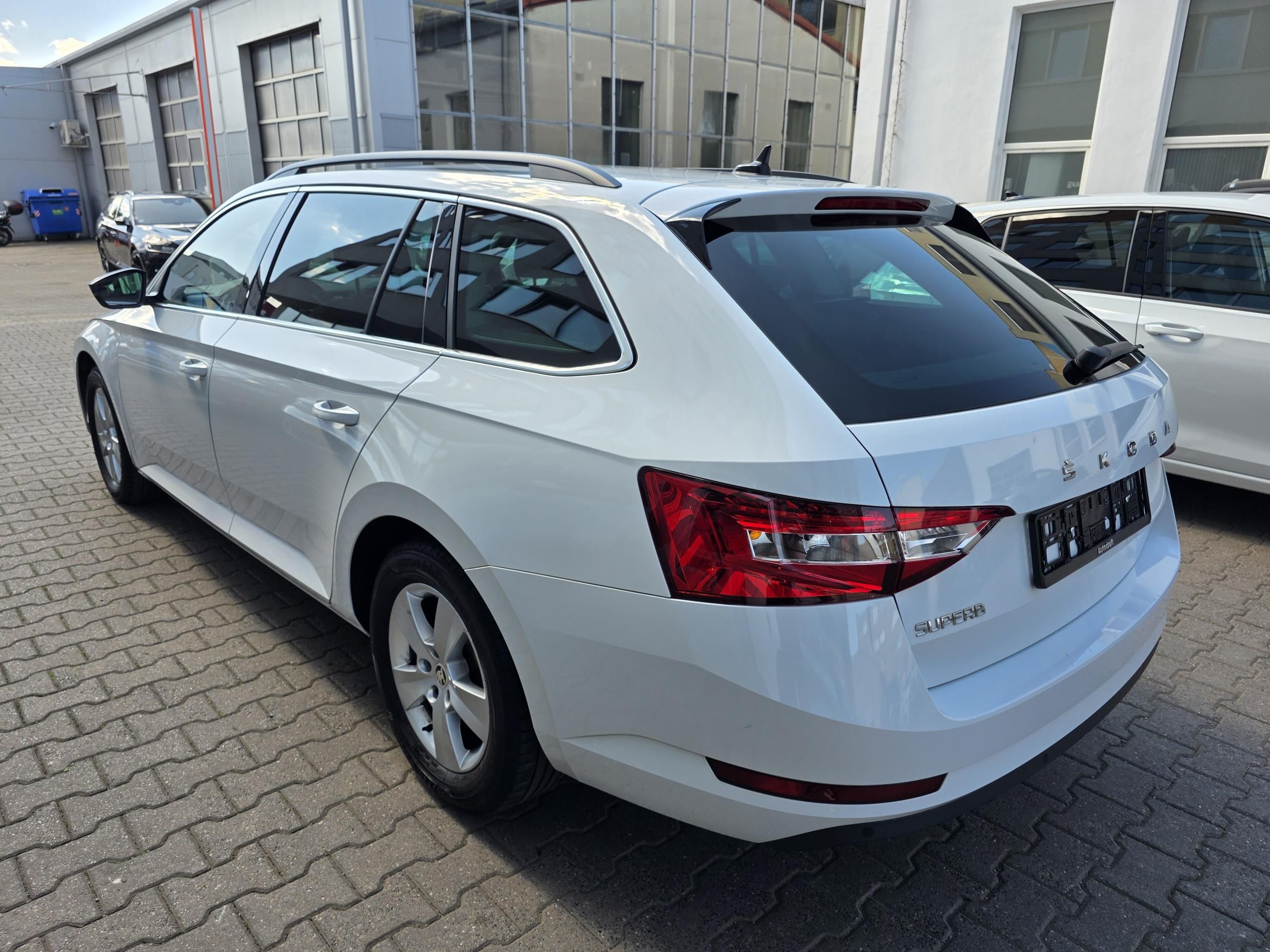 Škoda Superb, 2.0 TDI 110kW DSG / ALU 16'' - fotka 4