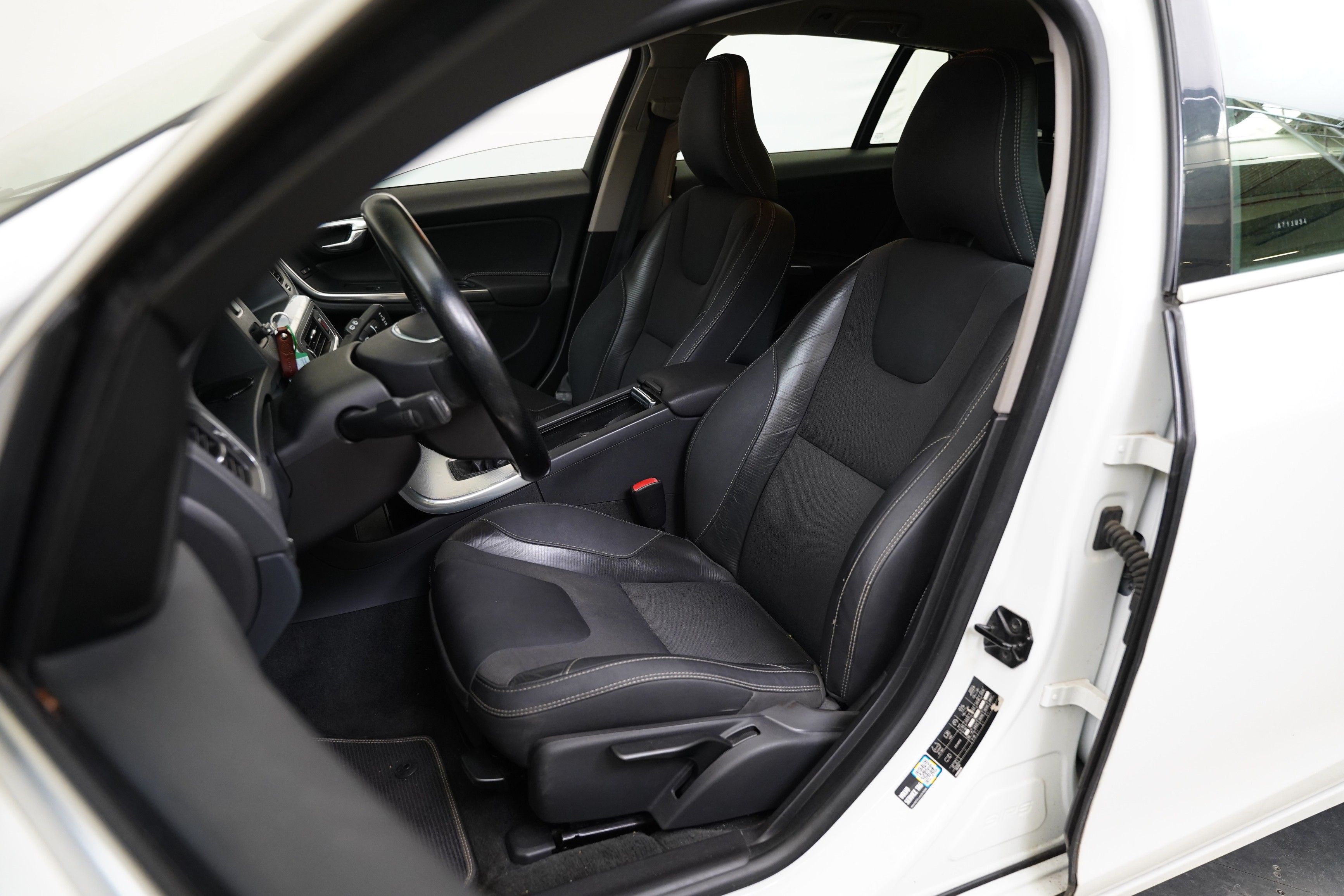 Volvo V60, V 60 2.0 D2 Combi 120 kW - fotka 5